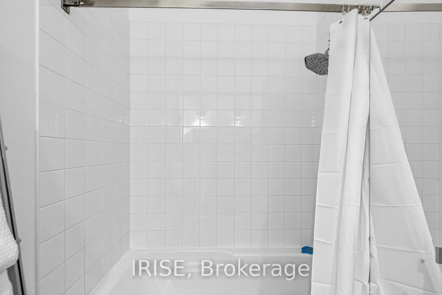 135 Dalhousie Street W #201
