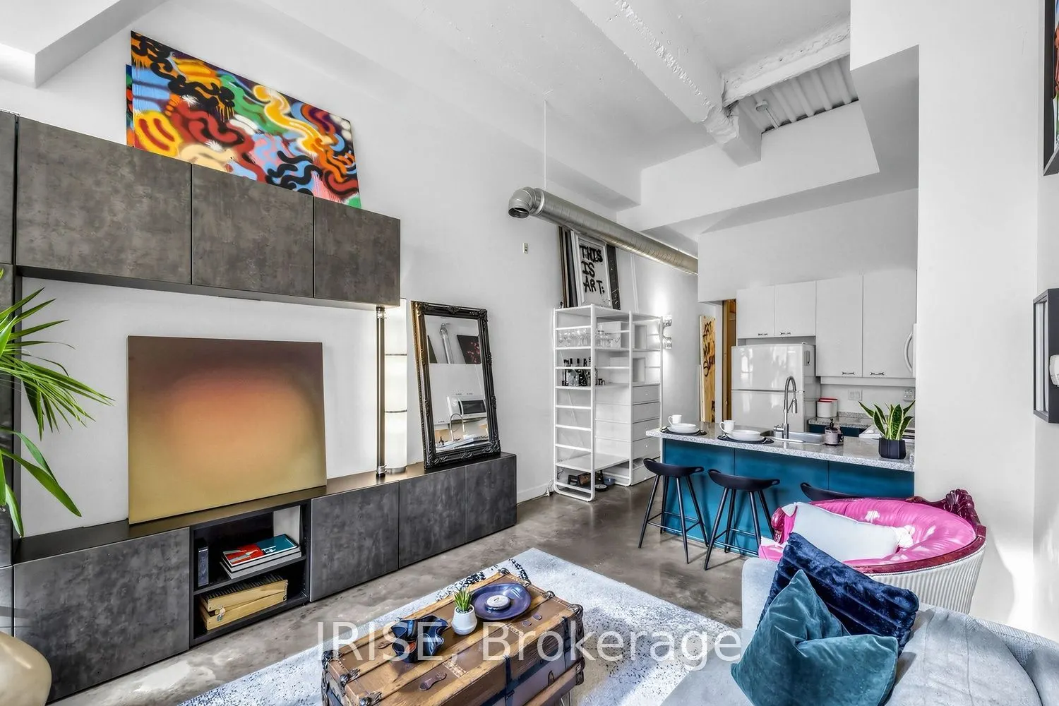 135 Dalhousie Street W #201