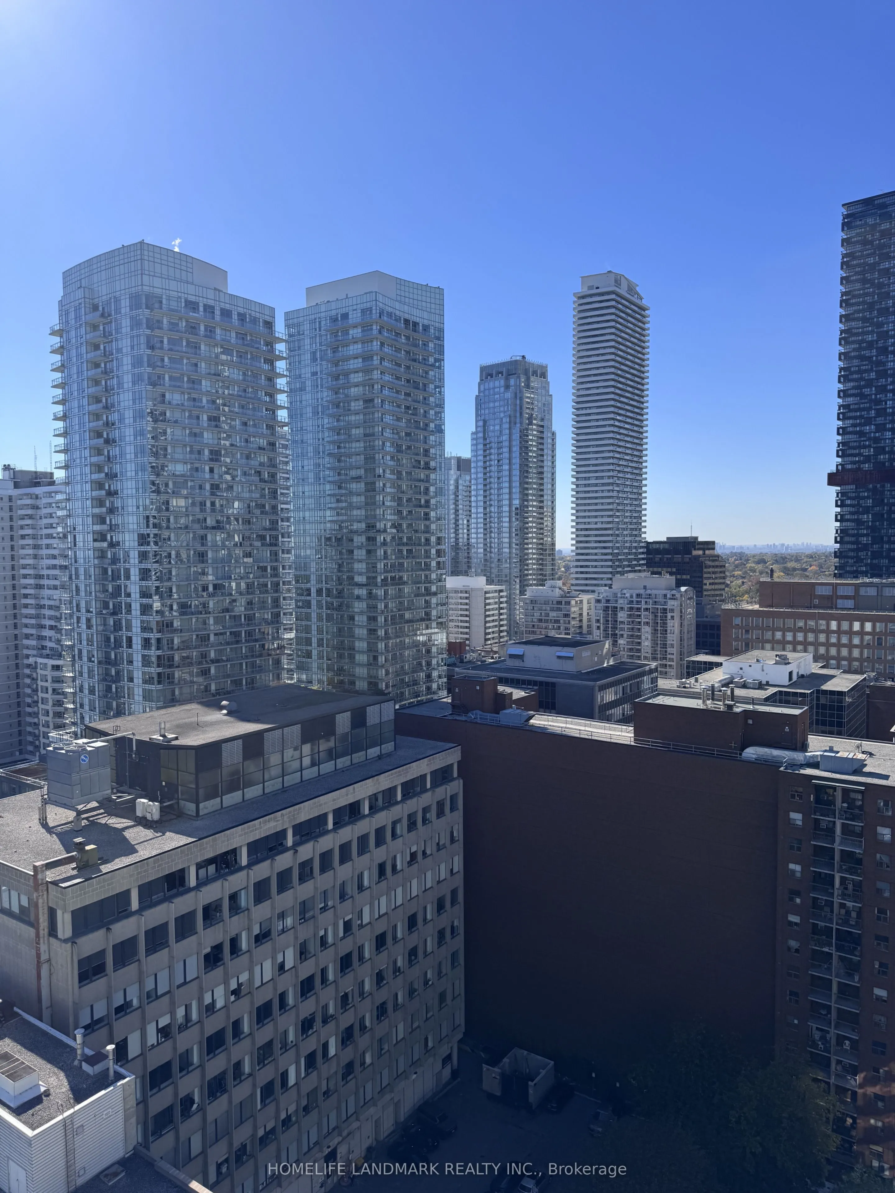 161 Roehampton Avenue #2211