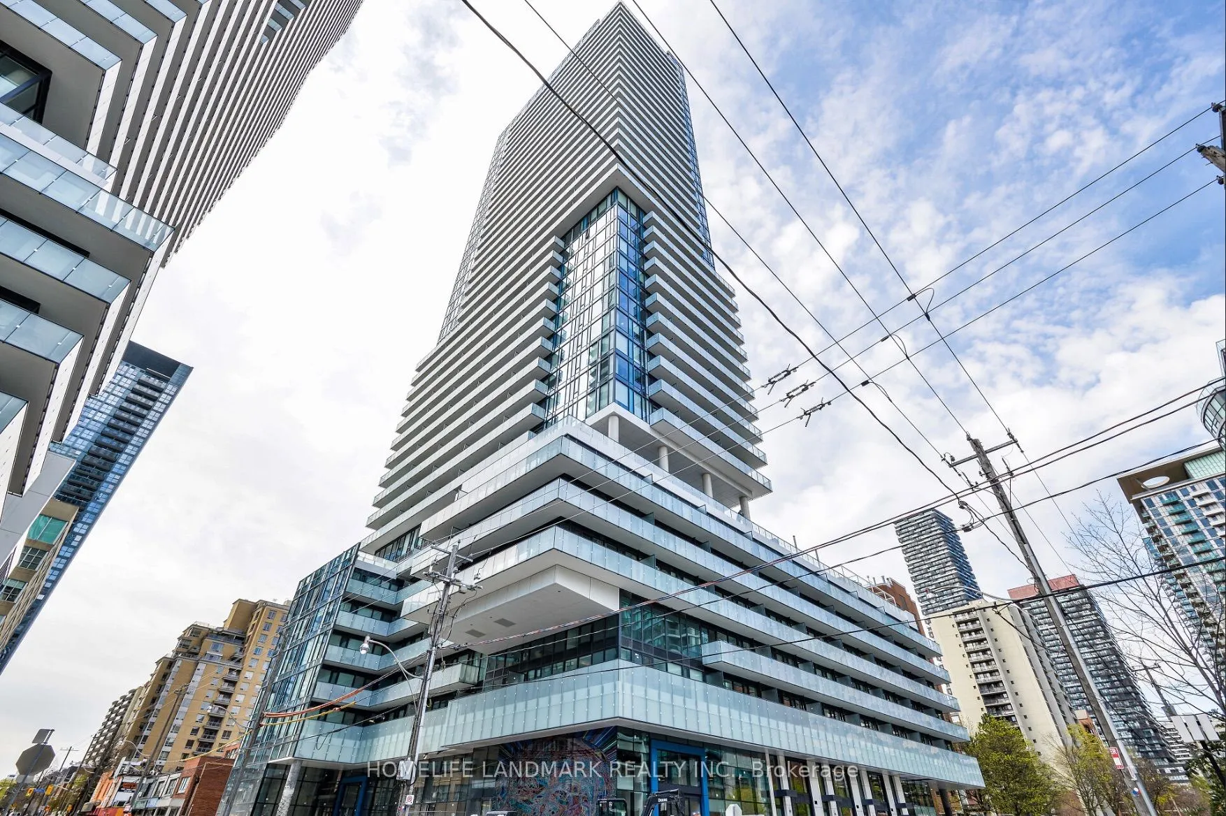 161 Roehampton Avenue #2211