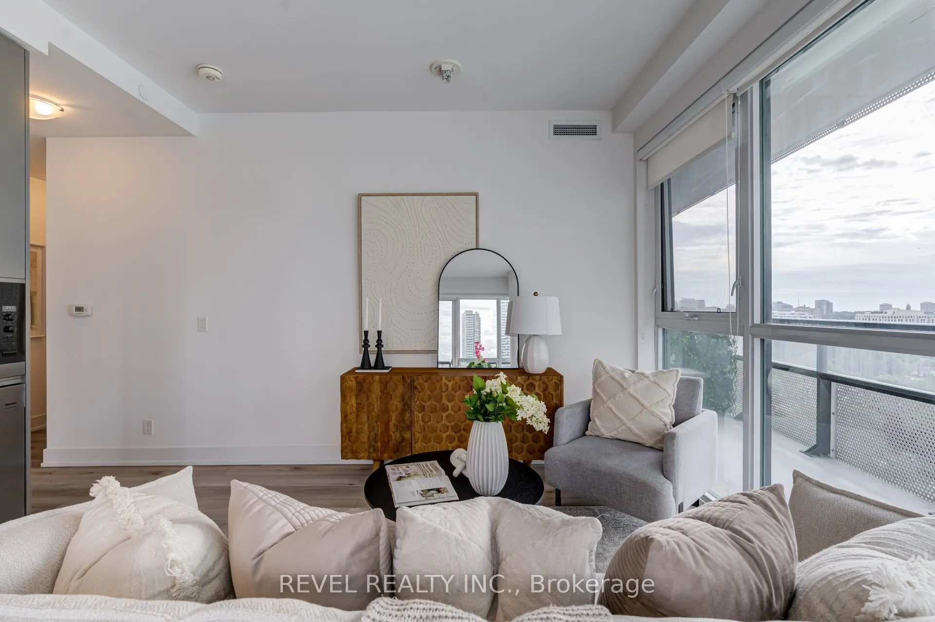 11 Lillian Street #1107