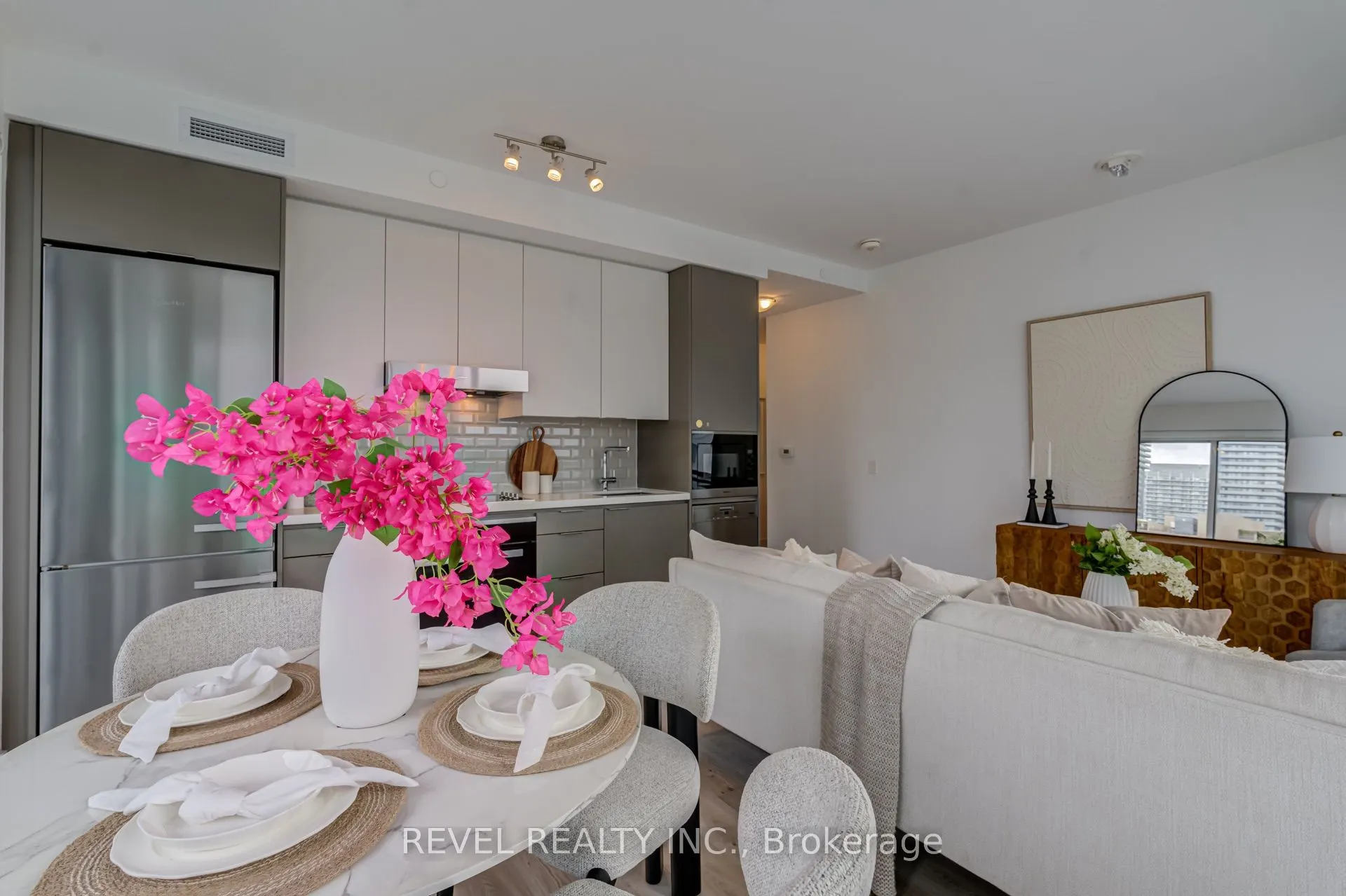 11 Lillian Street #1107