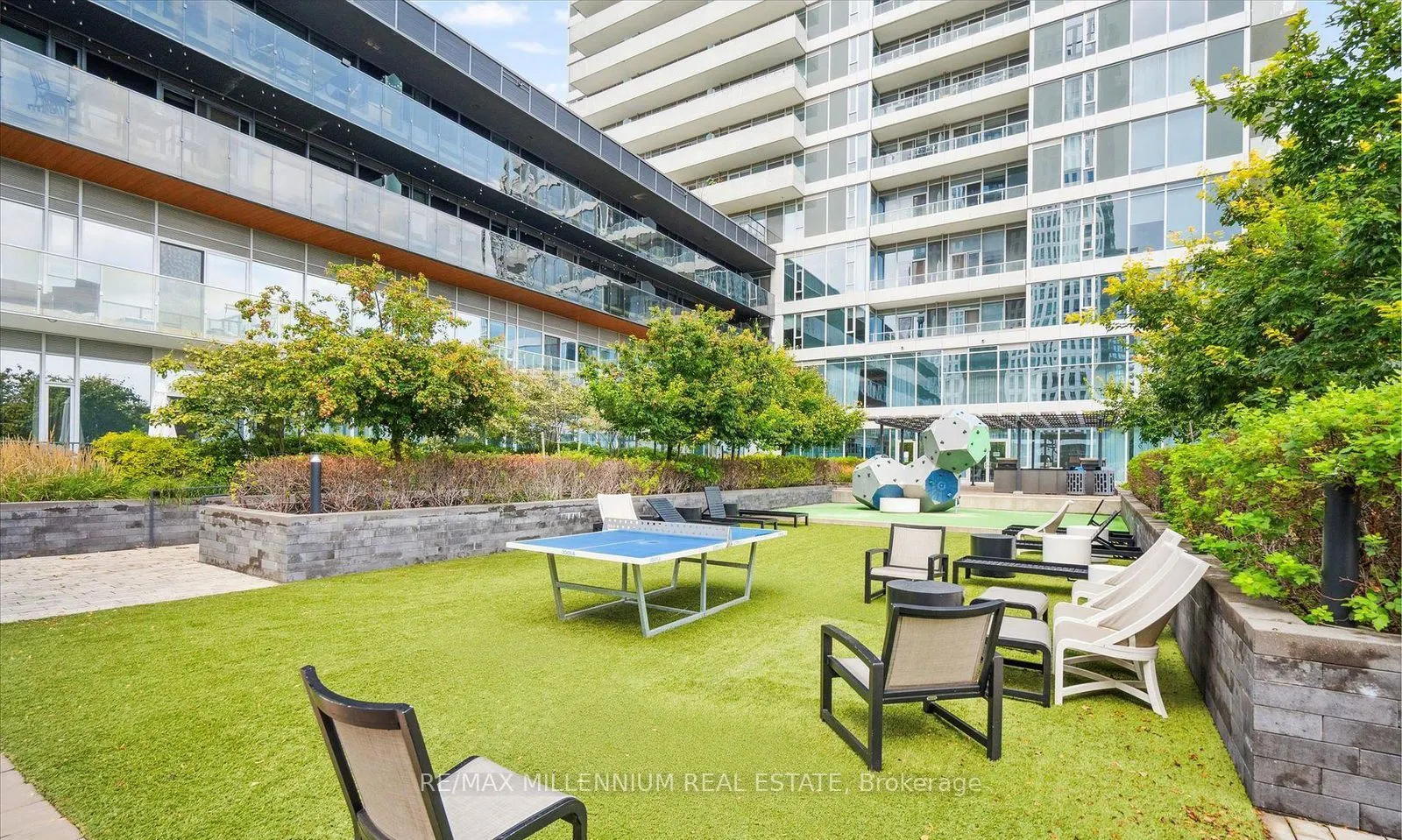 20 Tubman Avenue #809