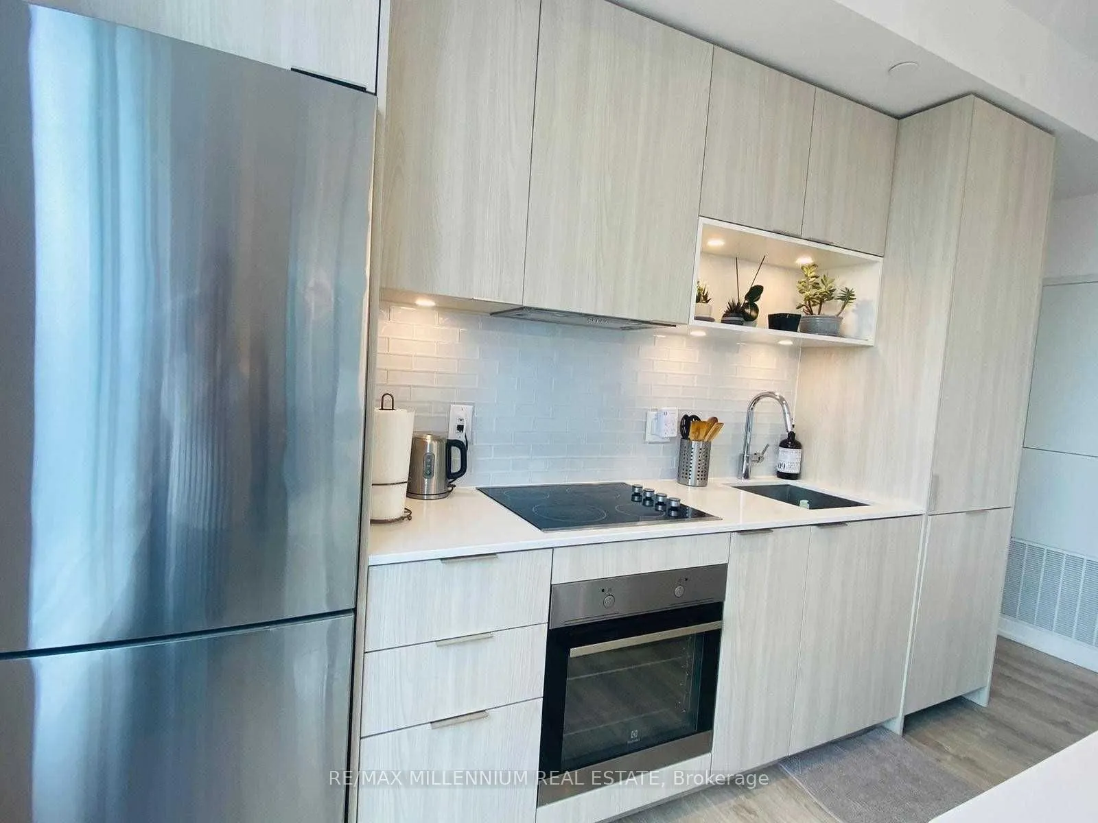 20 Tubman Avenue #809