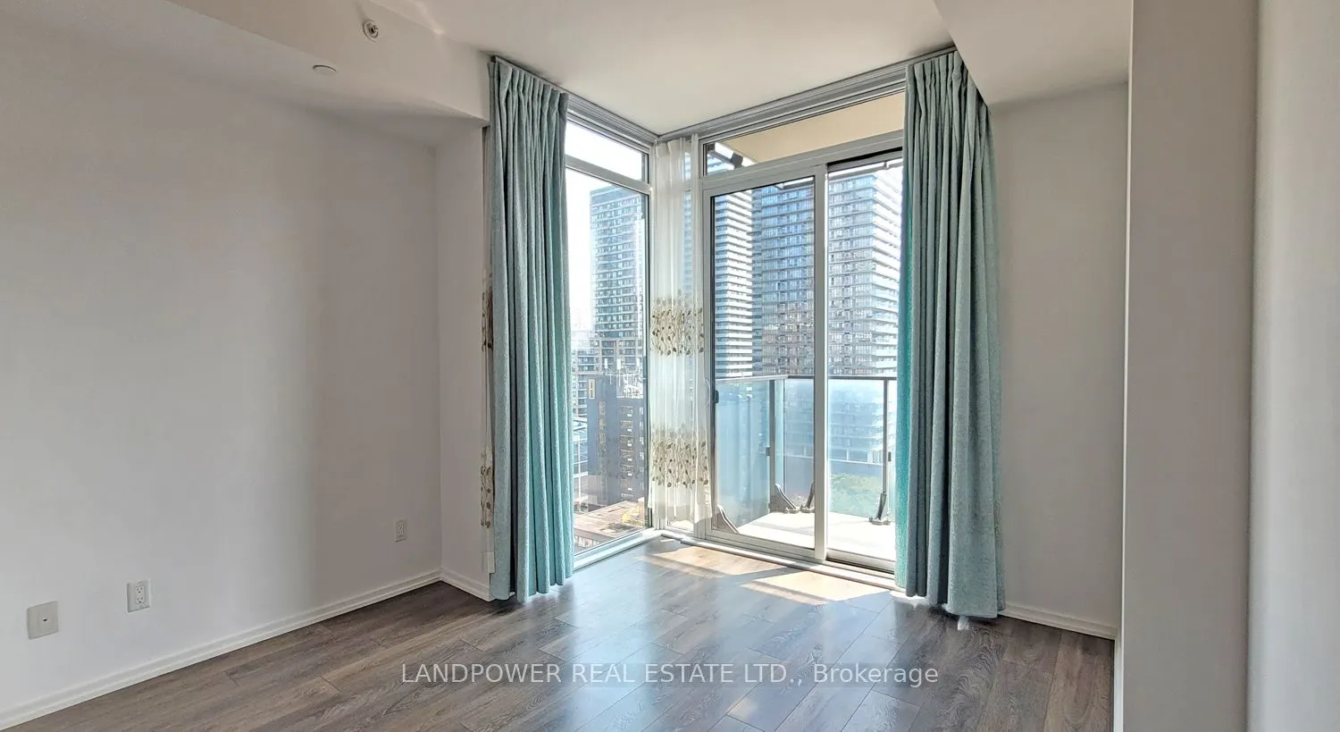 75 St. Nicholas Street #1401
