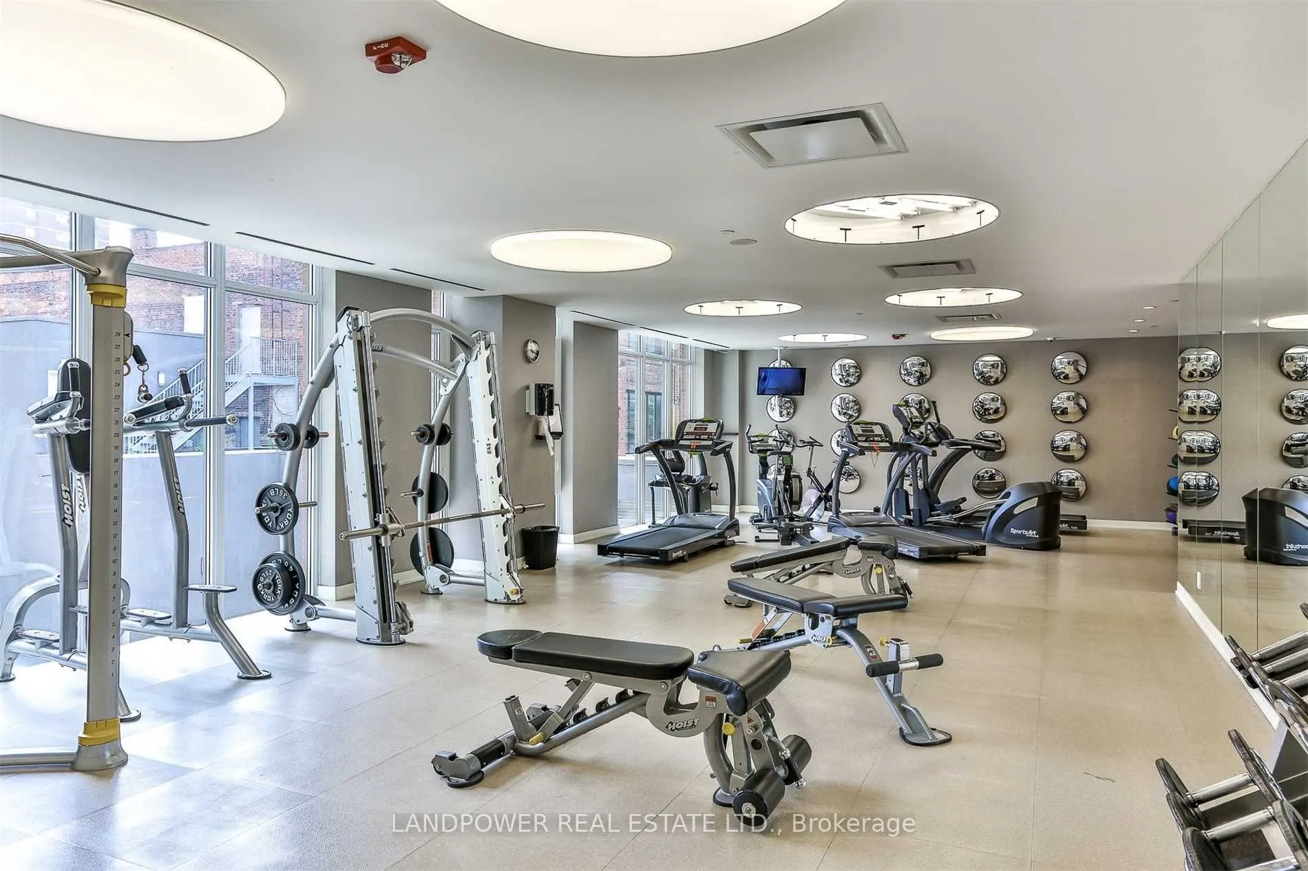 75 St. Nicholas Street #1401