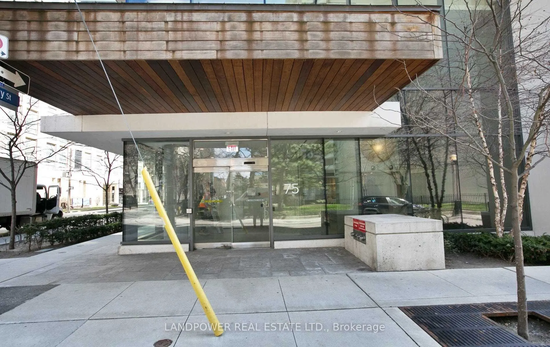 75 St. Nicholas Street #1401