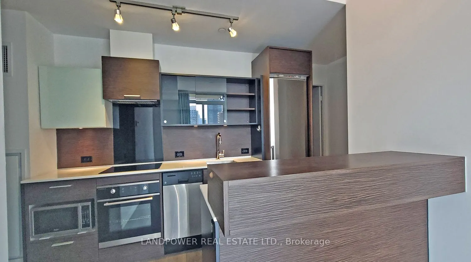 75 St. Nicholas Street #1401