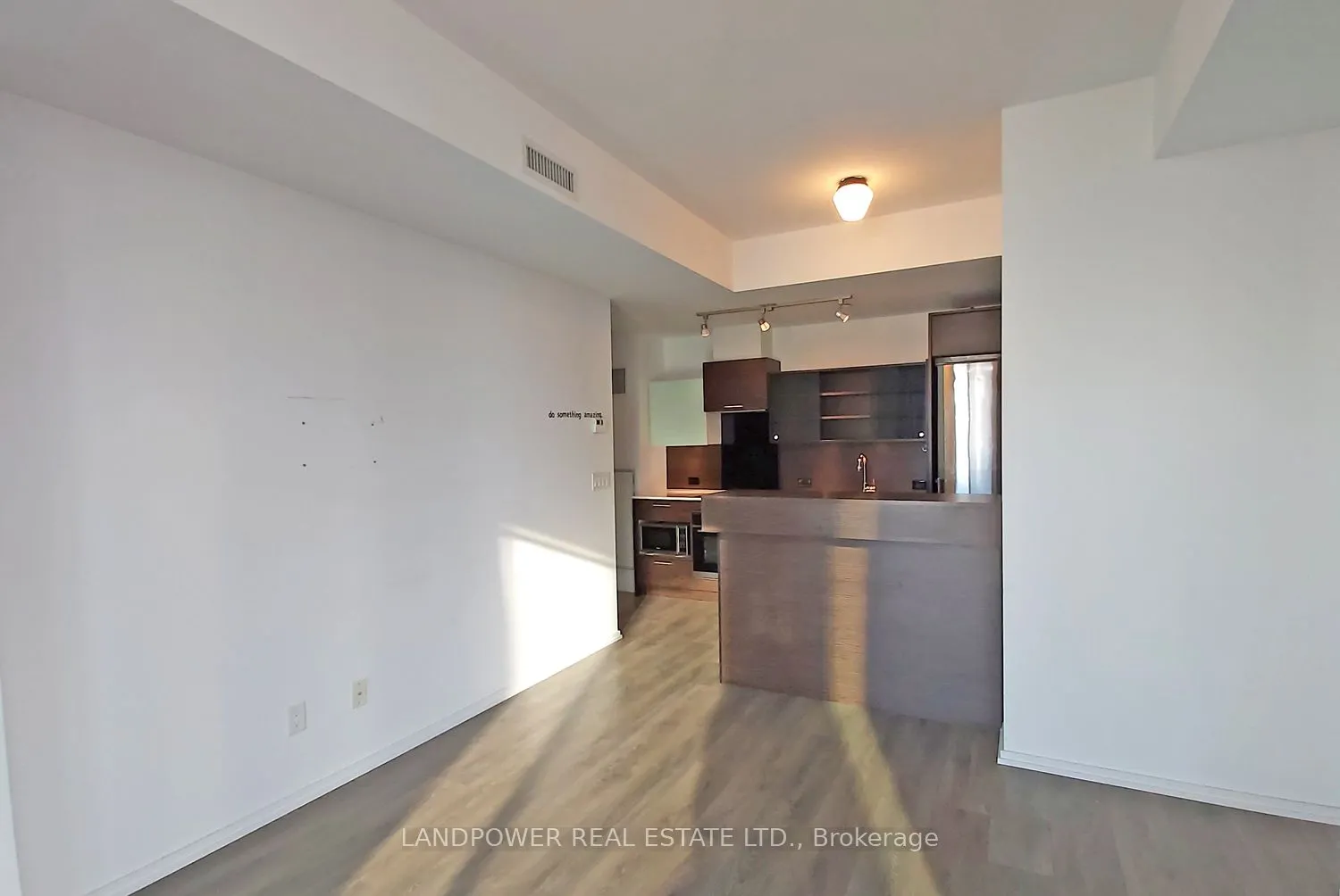 75 St. Nicholas Street #1401