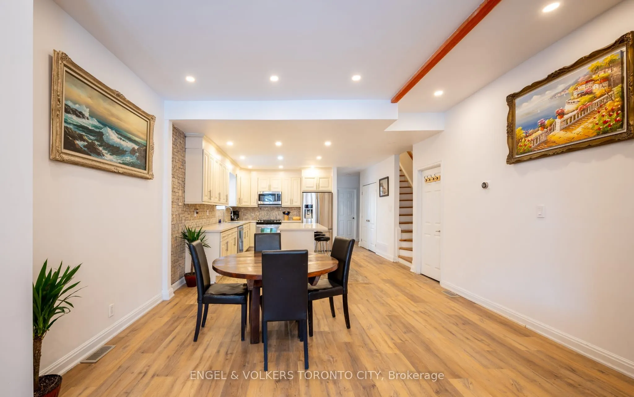 298 Seaton Street