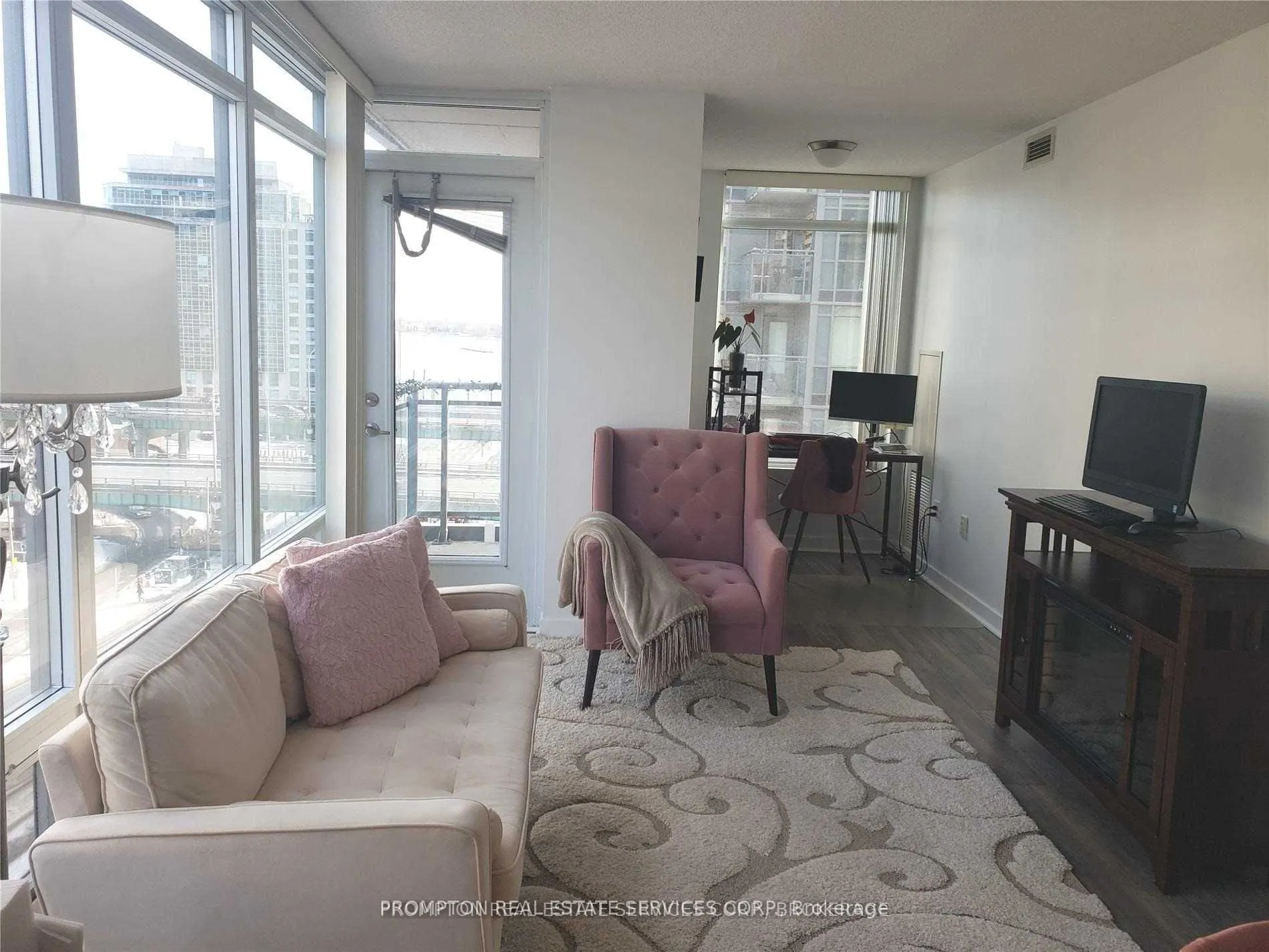 15 Brunel Court #817