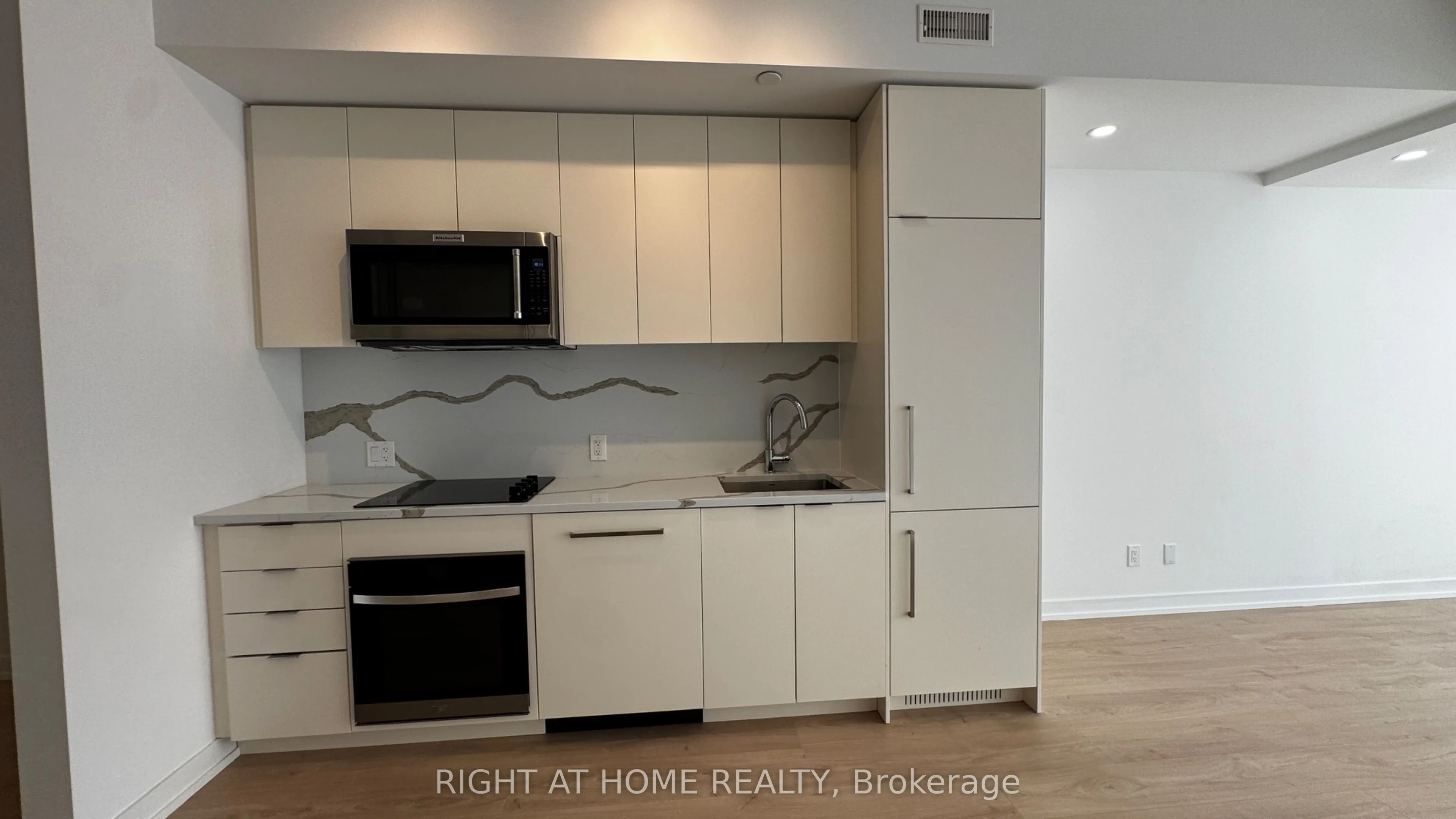 181 Sheppard Avenue E #419
