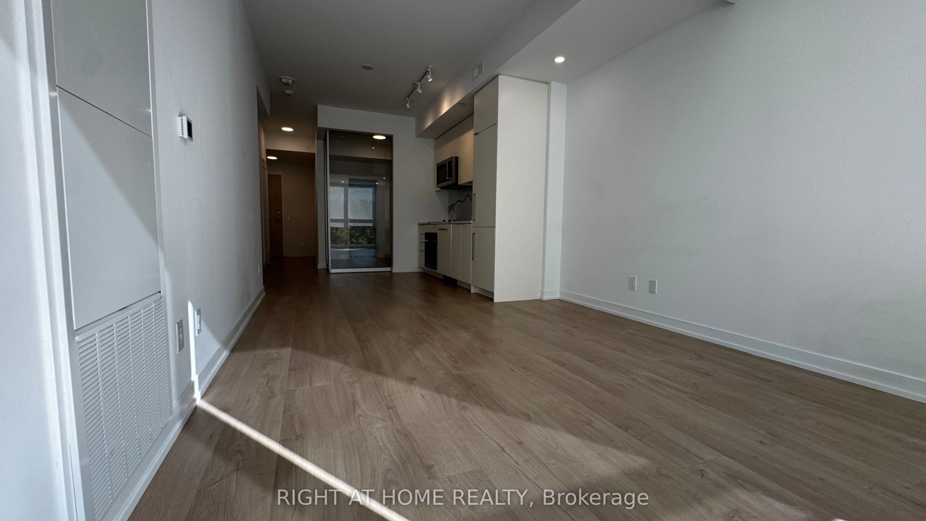 181 Sheppard Avenue E #419