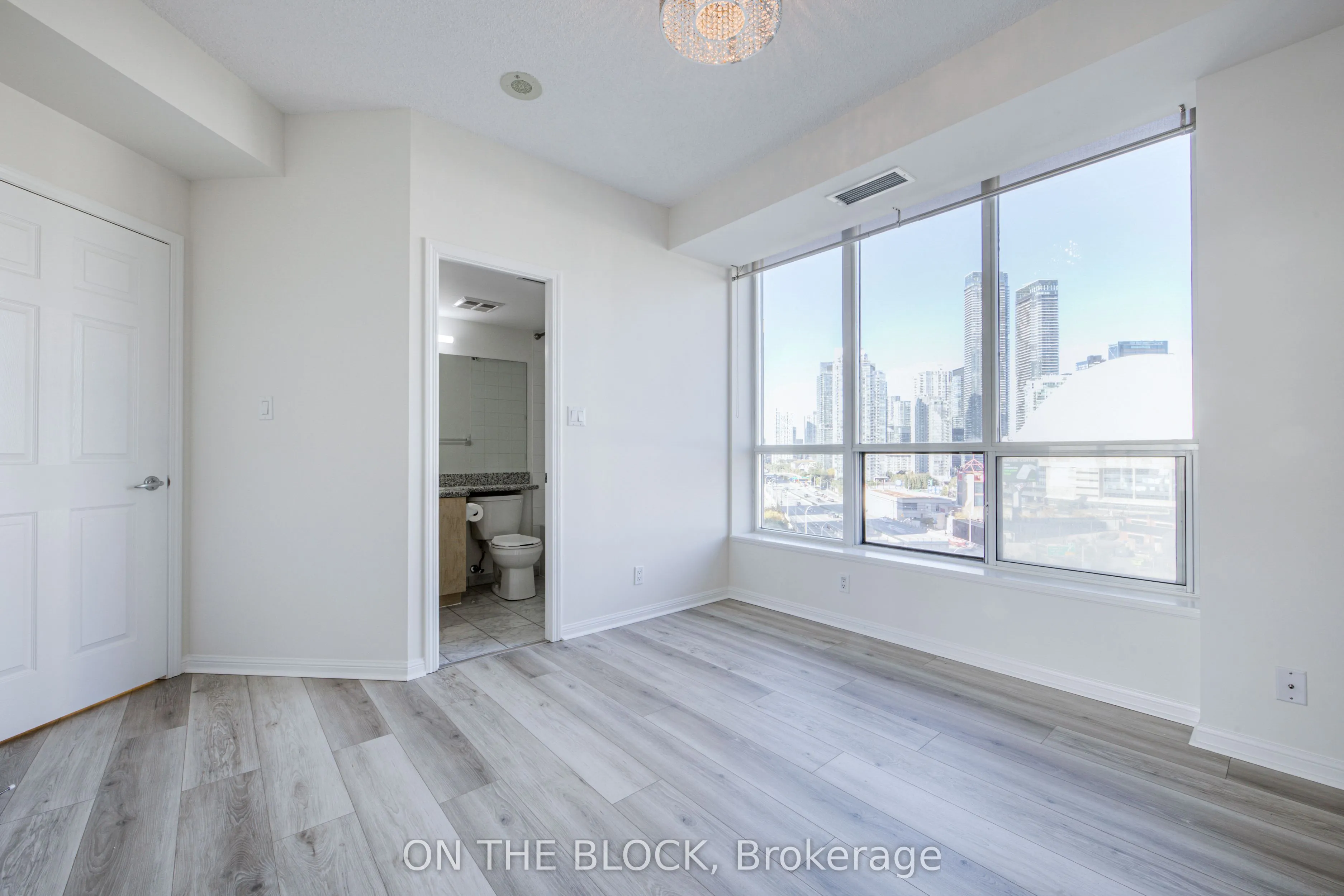 230 Queens Quay W #1515