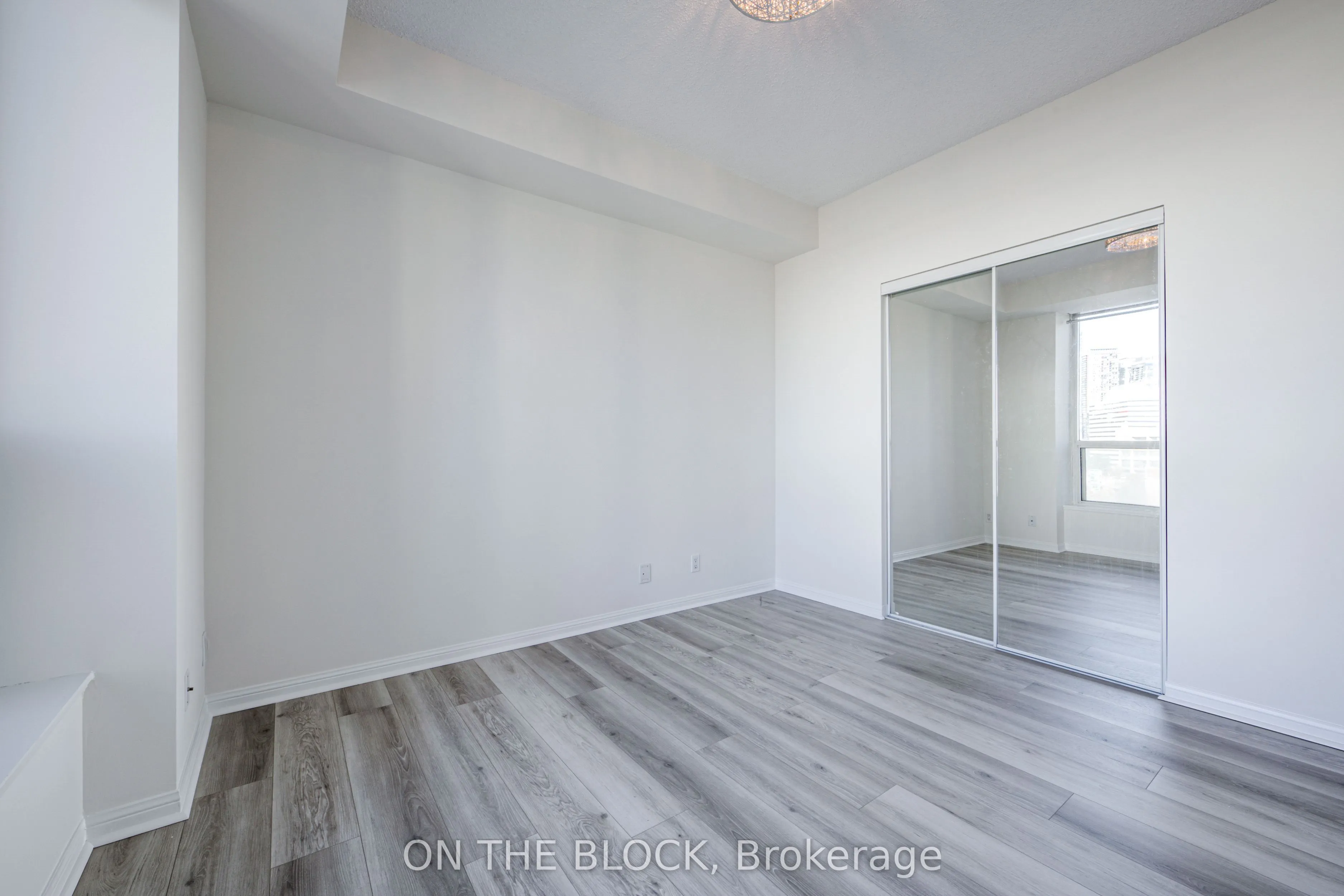 230 Queens Quay W #1515