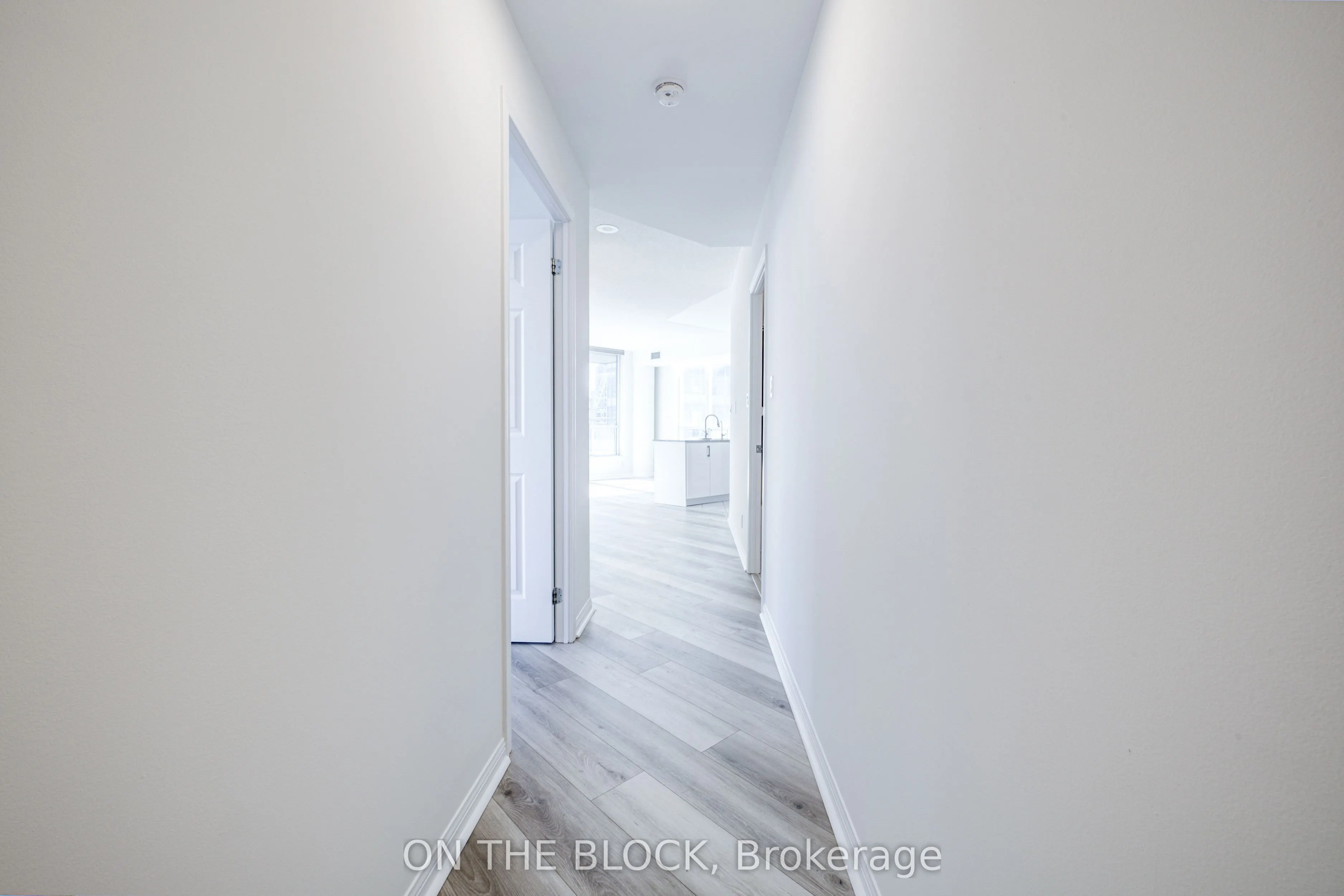 230 Queens Quay W #1515