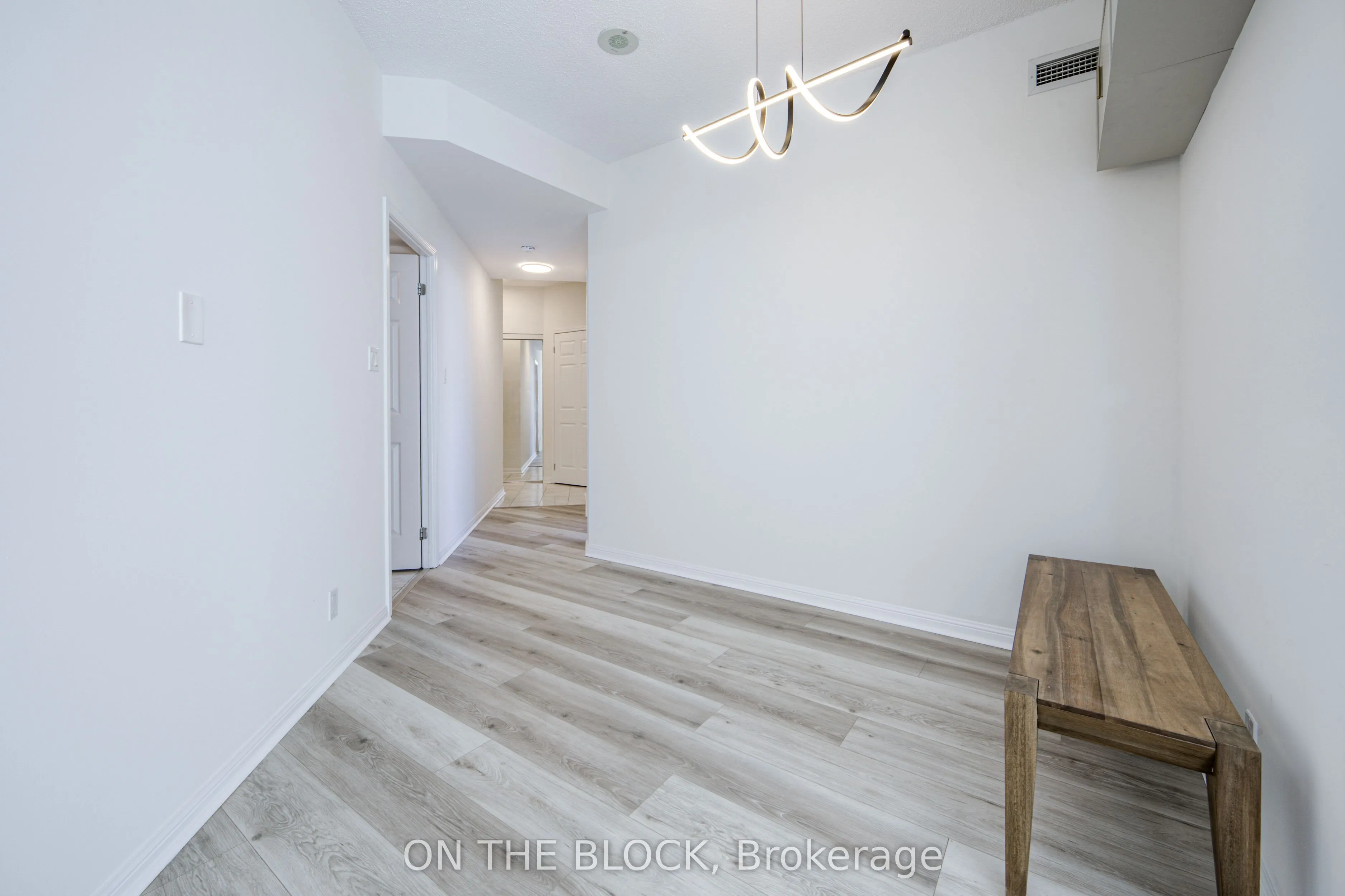 230 Queens Quay W #1515