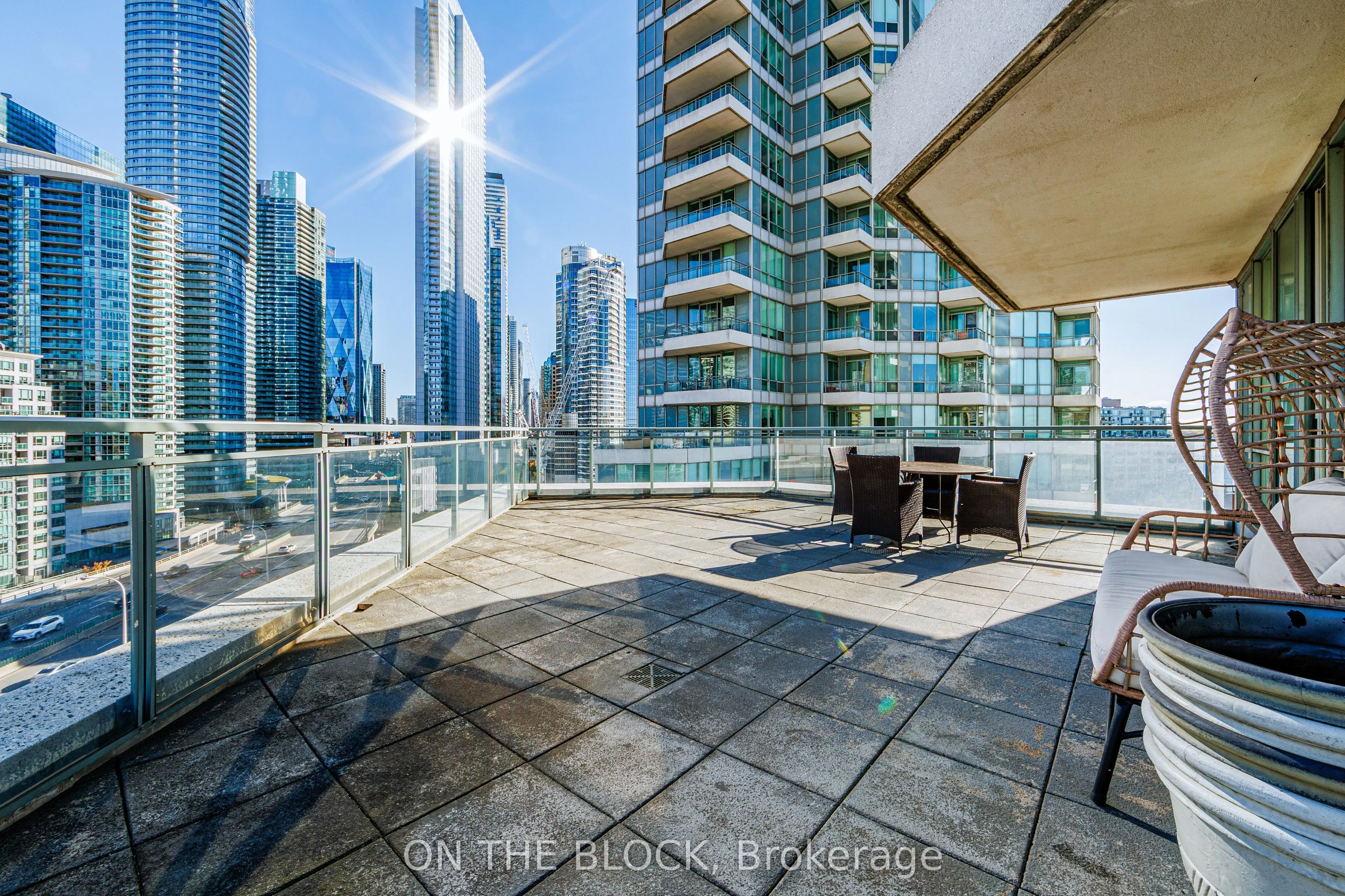 230 Queens Quay W #1515