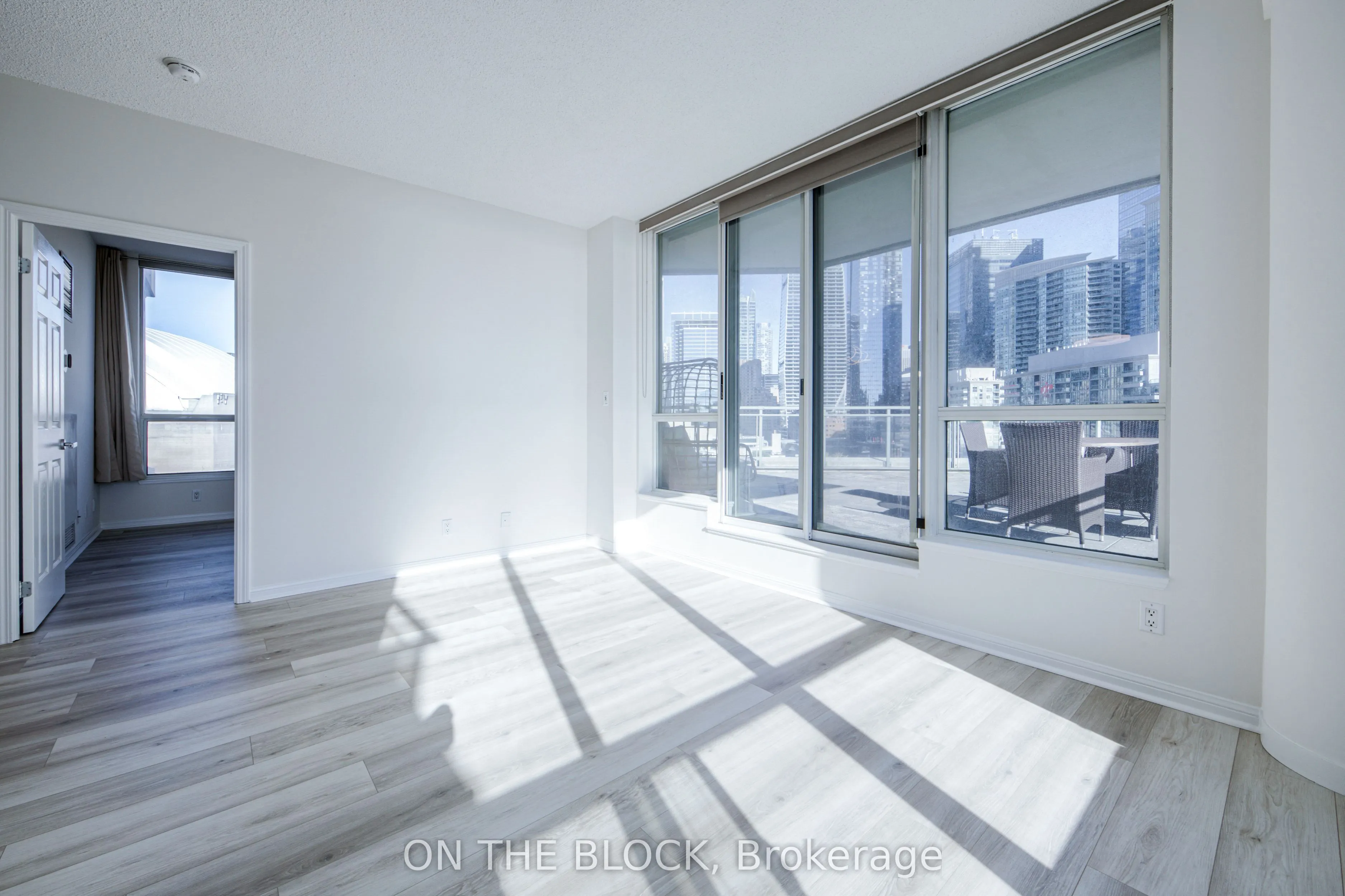 230 Queens Quay W #1515