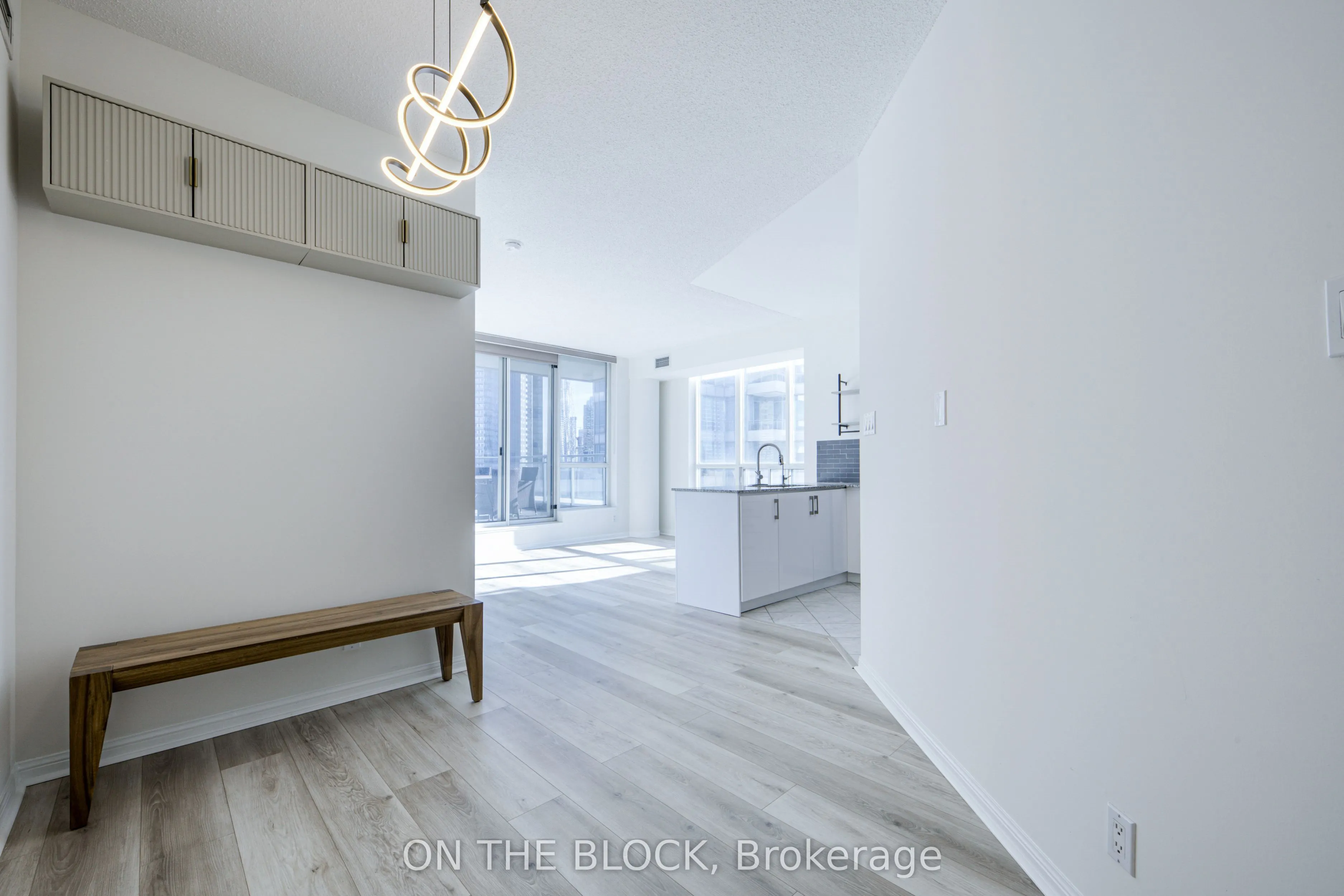 230 Queens Quay W #1515