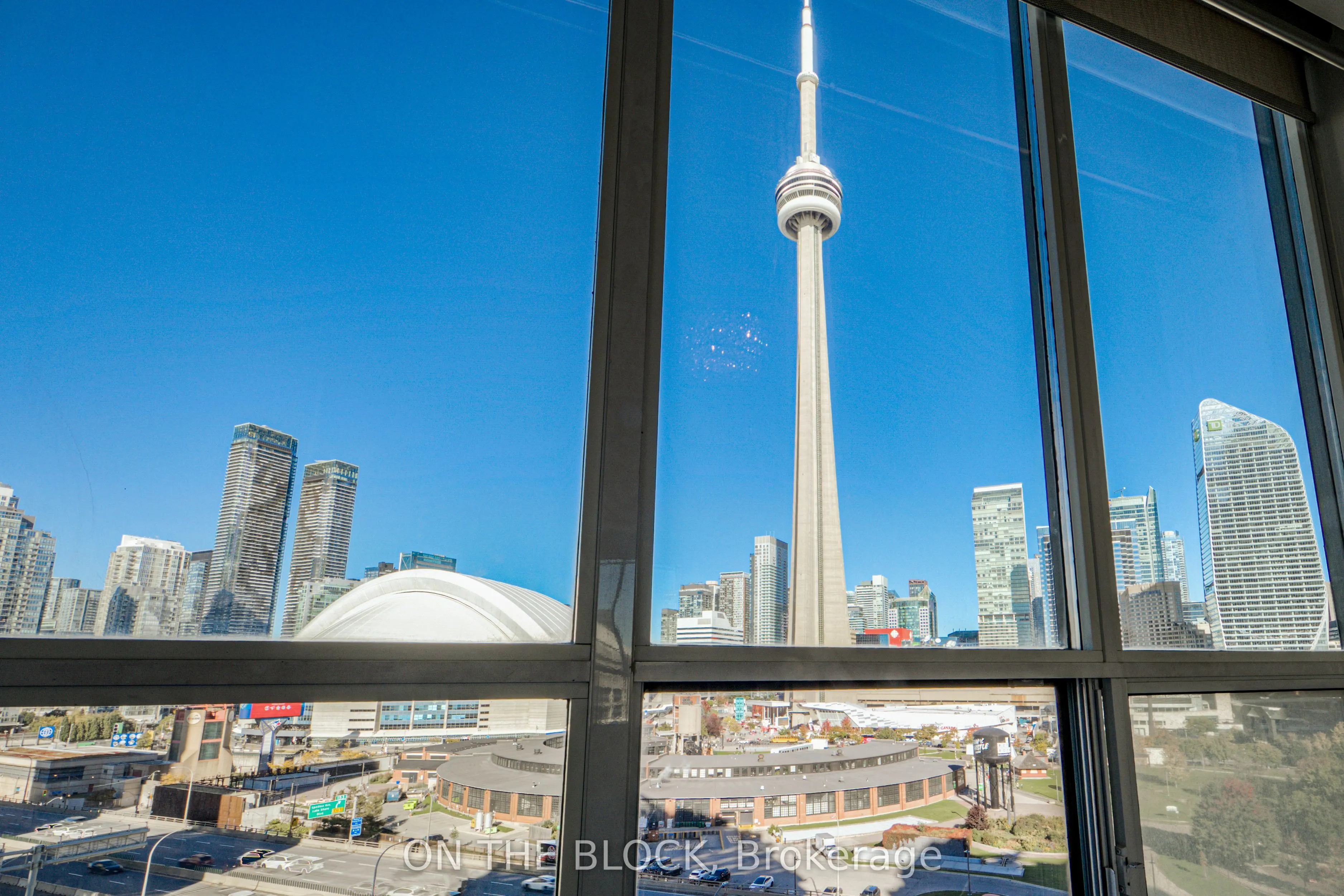 230 Queens Quay W #1515
