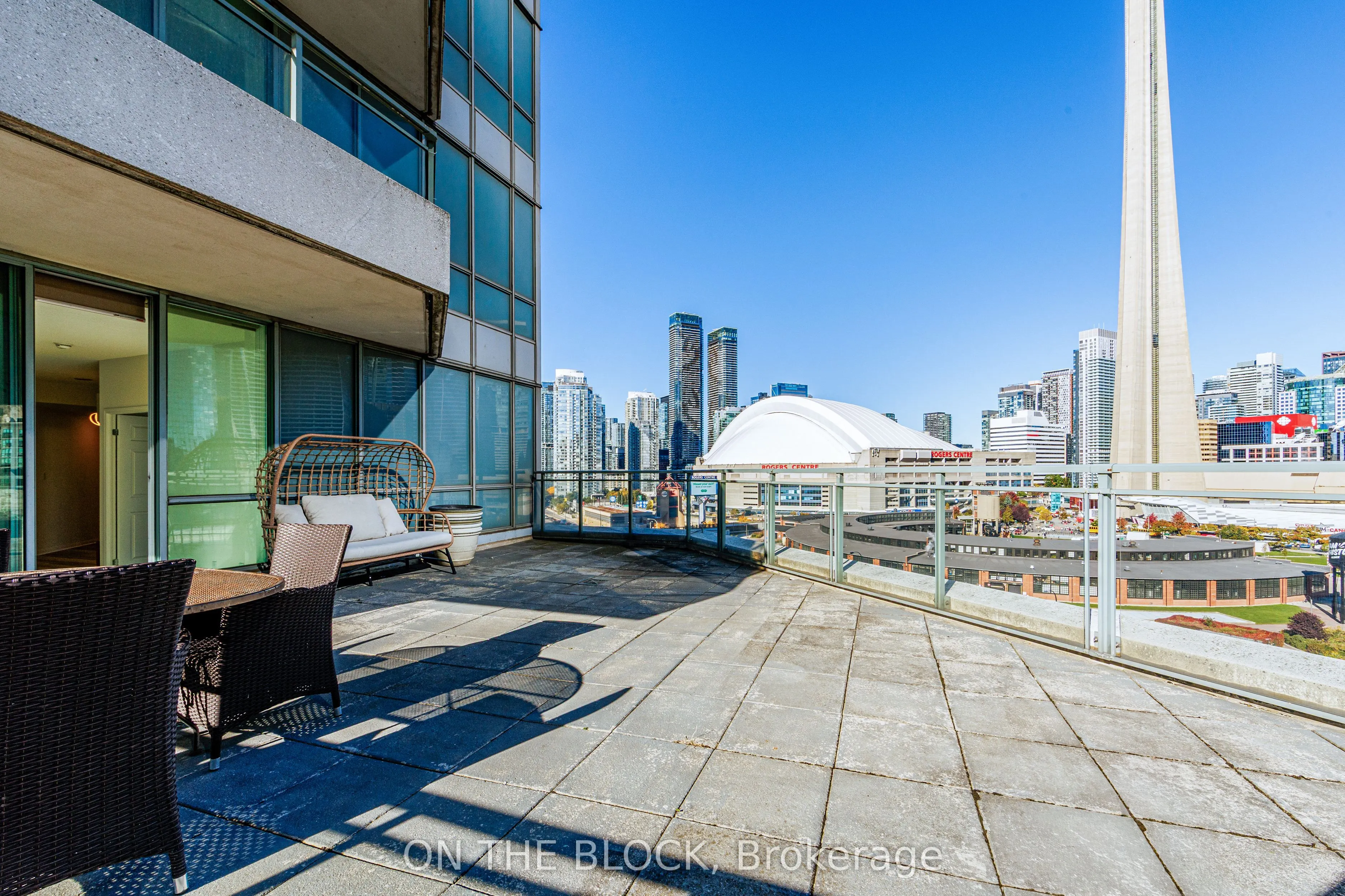 230 Queens Quay W #1515
