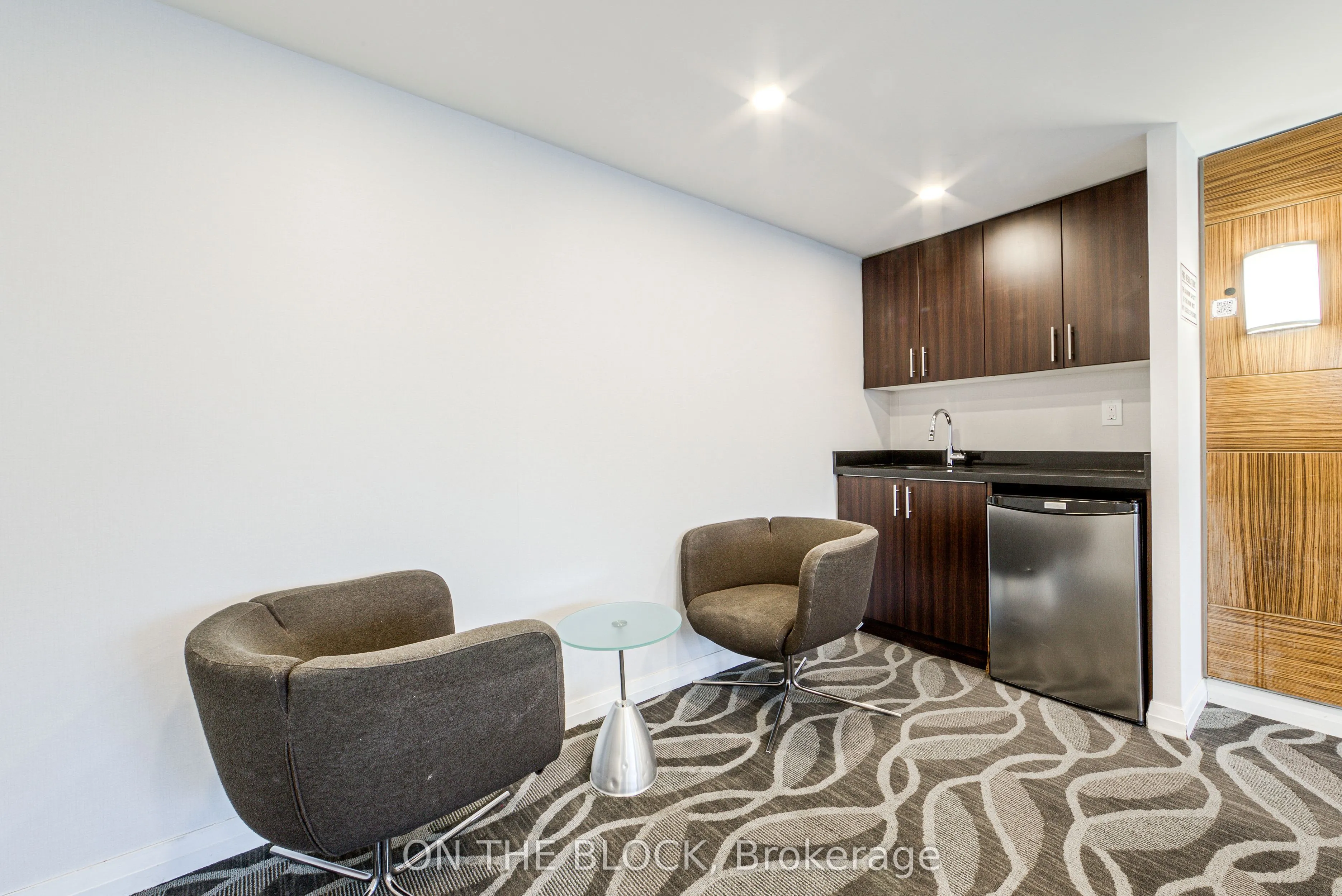 230 Queens Quay W #1515