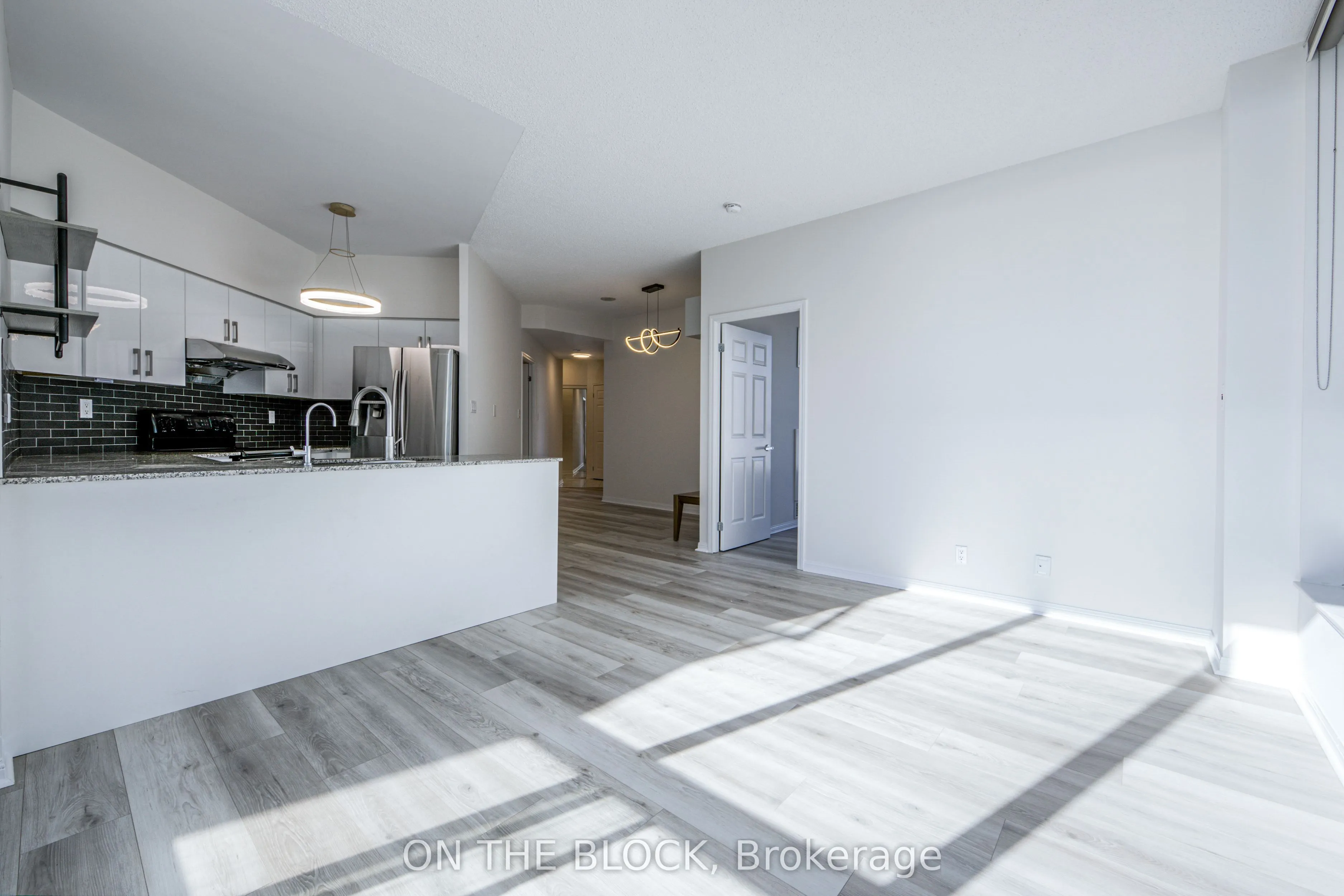 230 Queens Quay W #1515