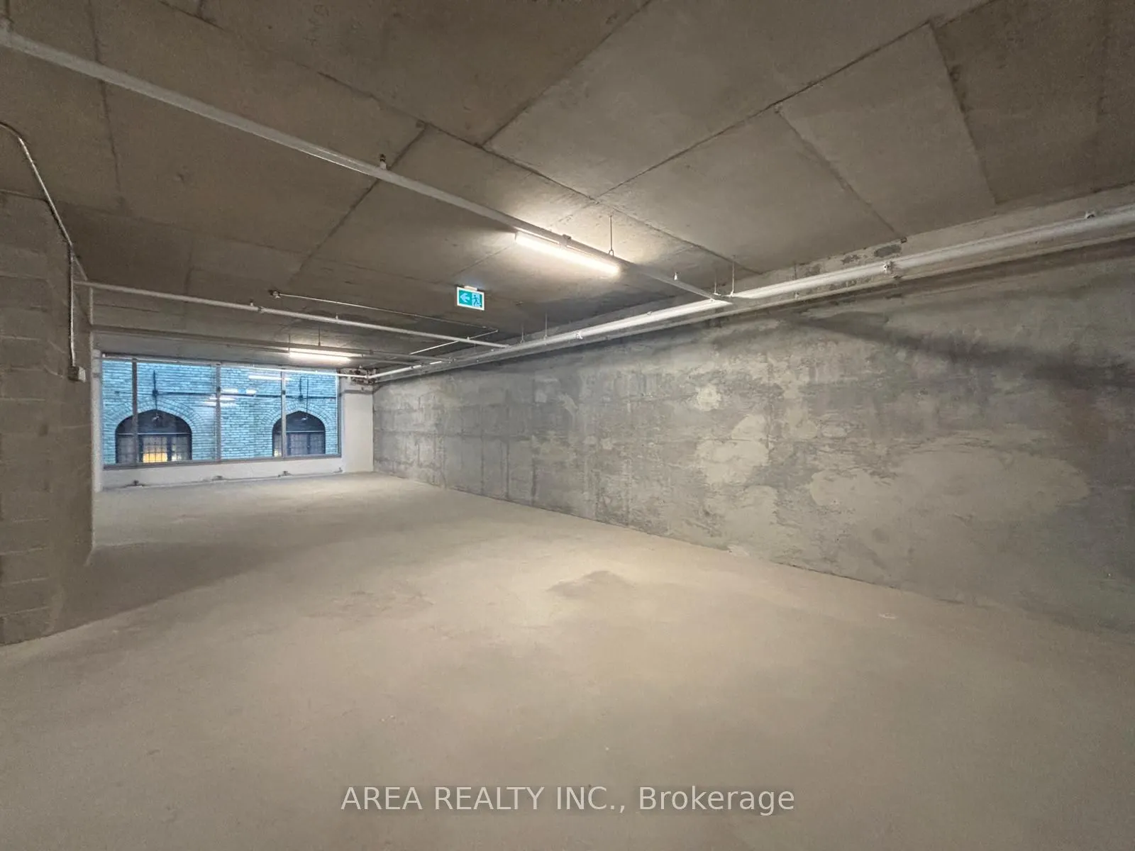 83 King Estates E #300