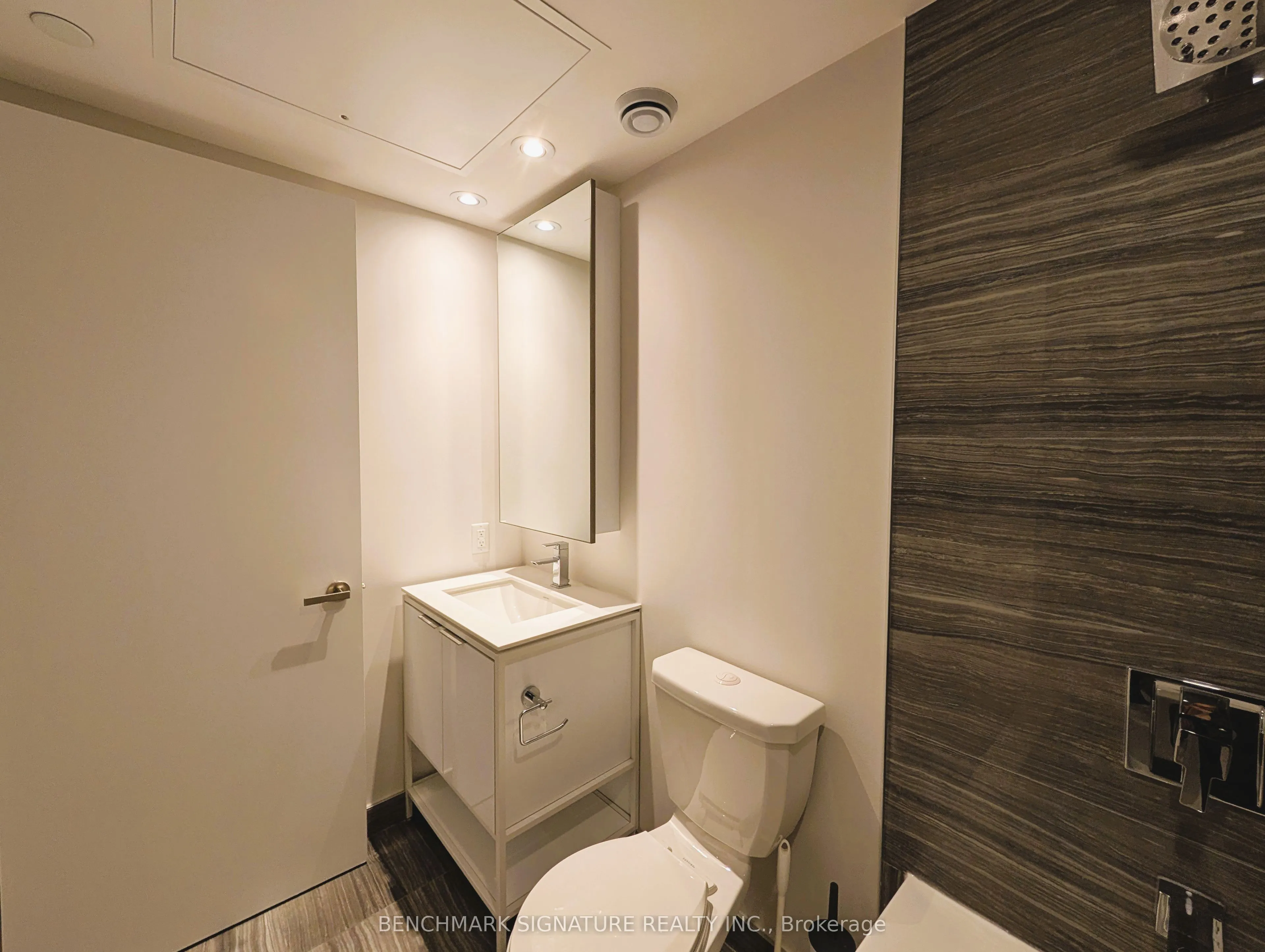 77 Shuter Street #1812