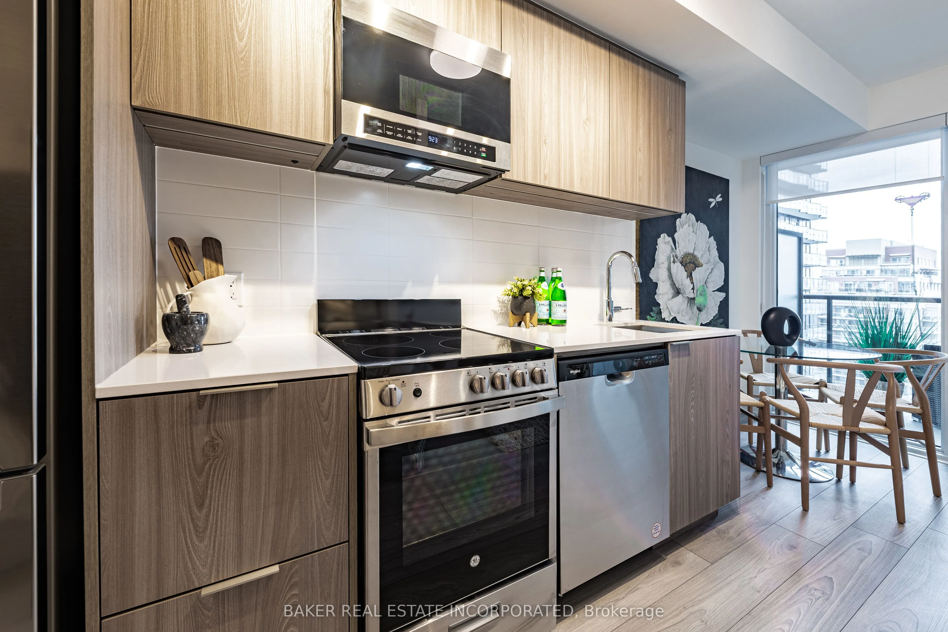 223 Redpath Avenue #1112