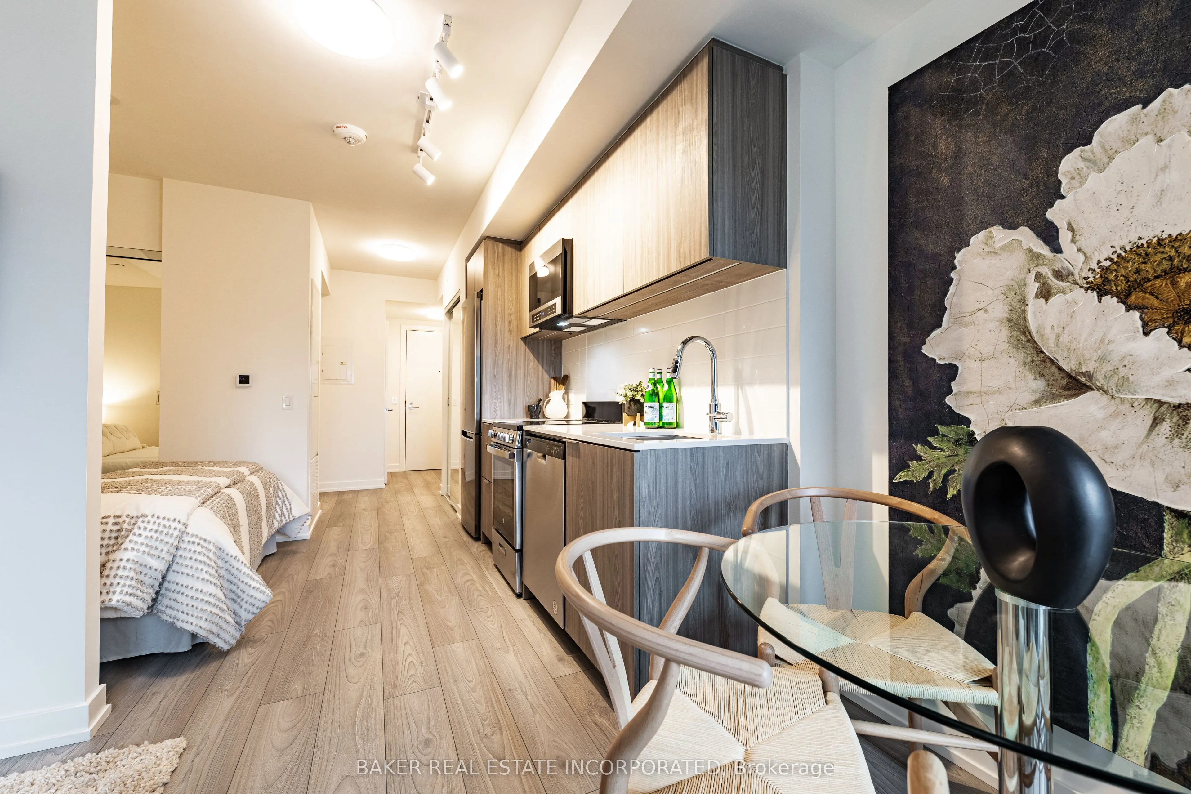 223 Redpath Avenue #1112