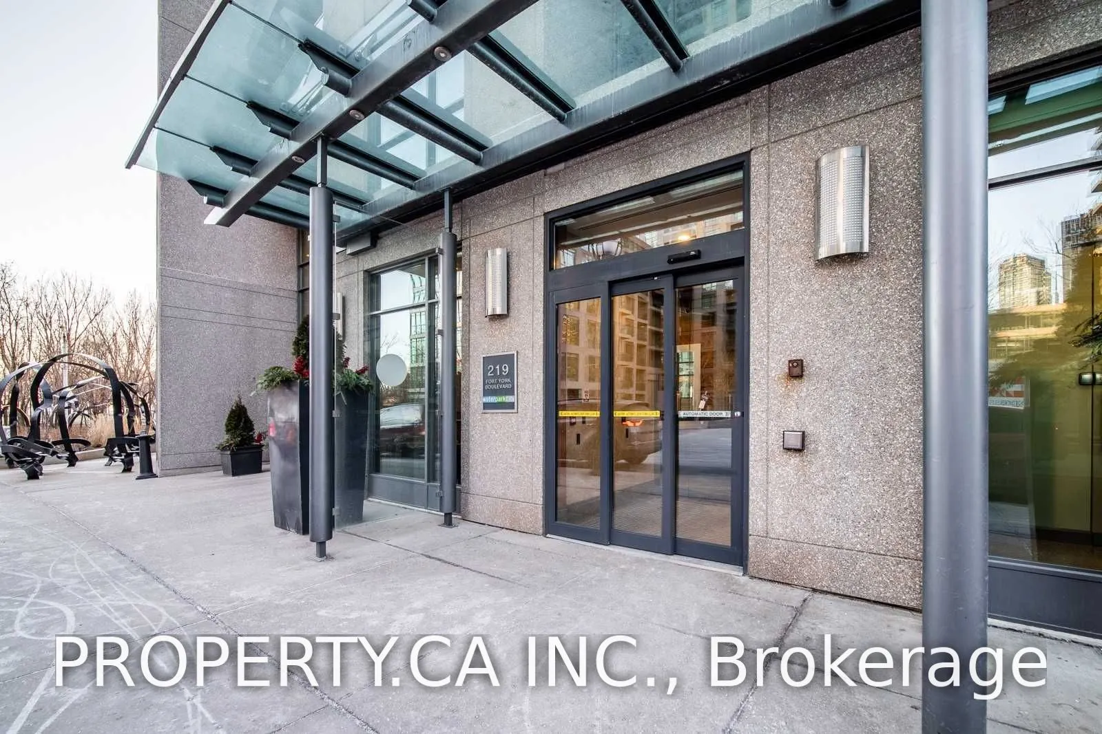 219 Fort York Boulevard #318