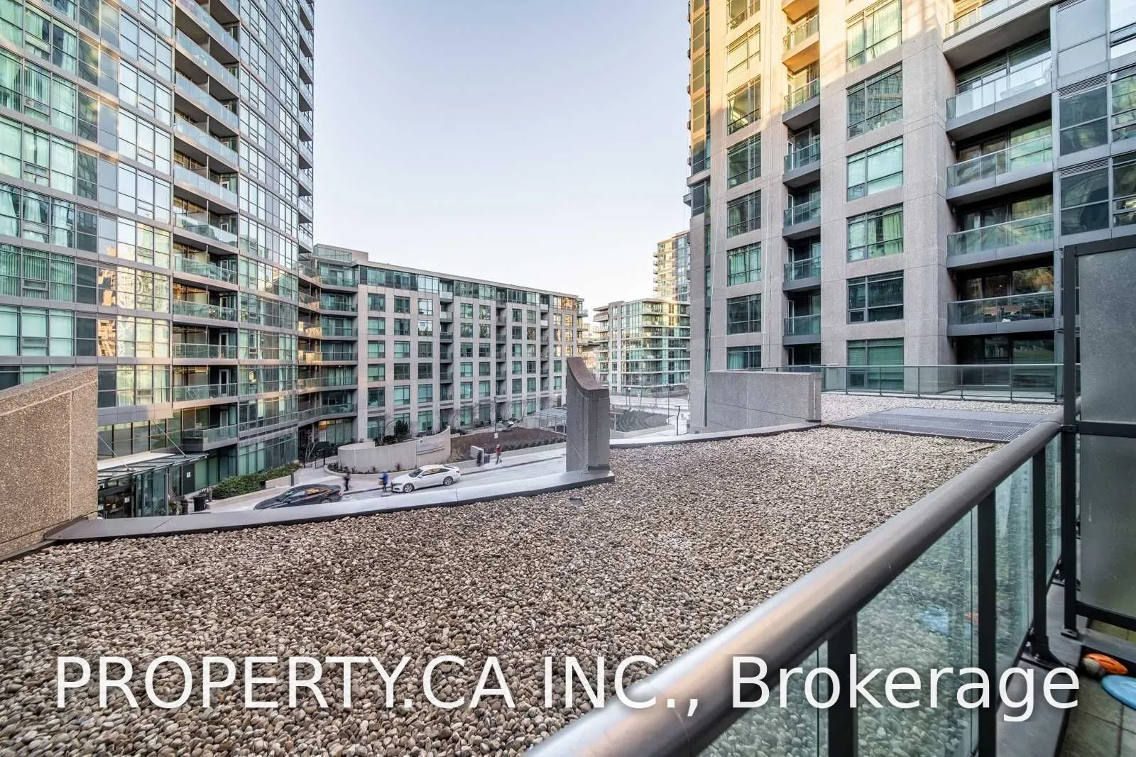 219 Fort York Boulevard #318