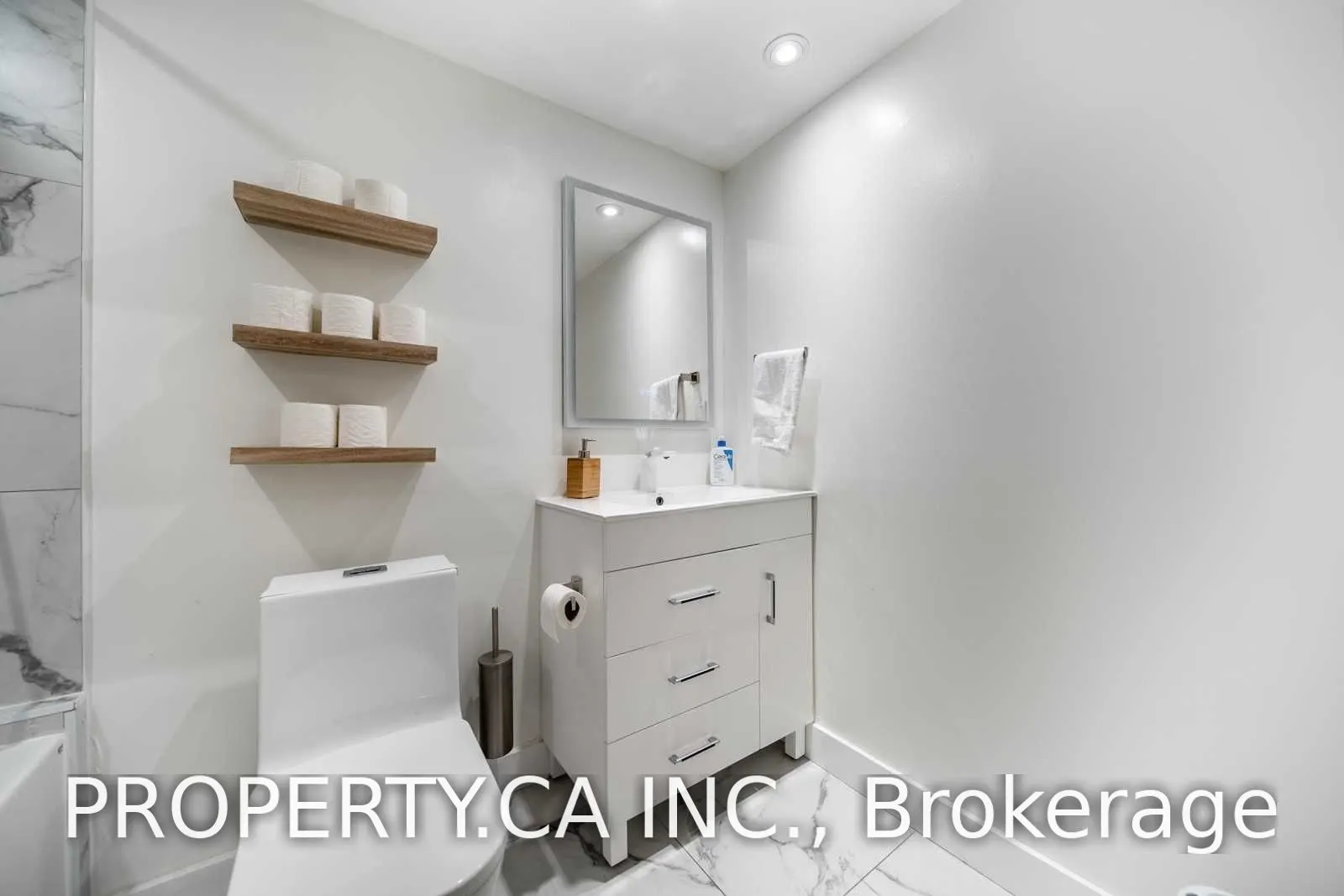219 Fort York Boulevard #318