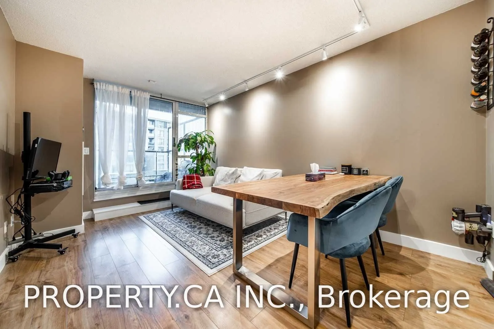 219 Fort York Boulevard #318