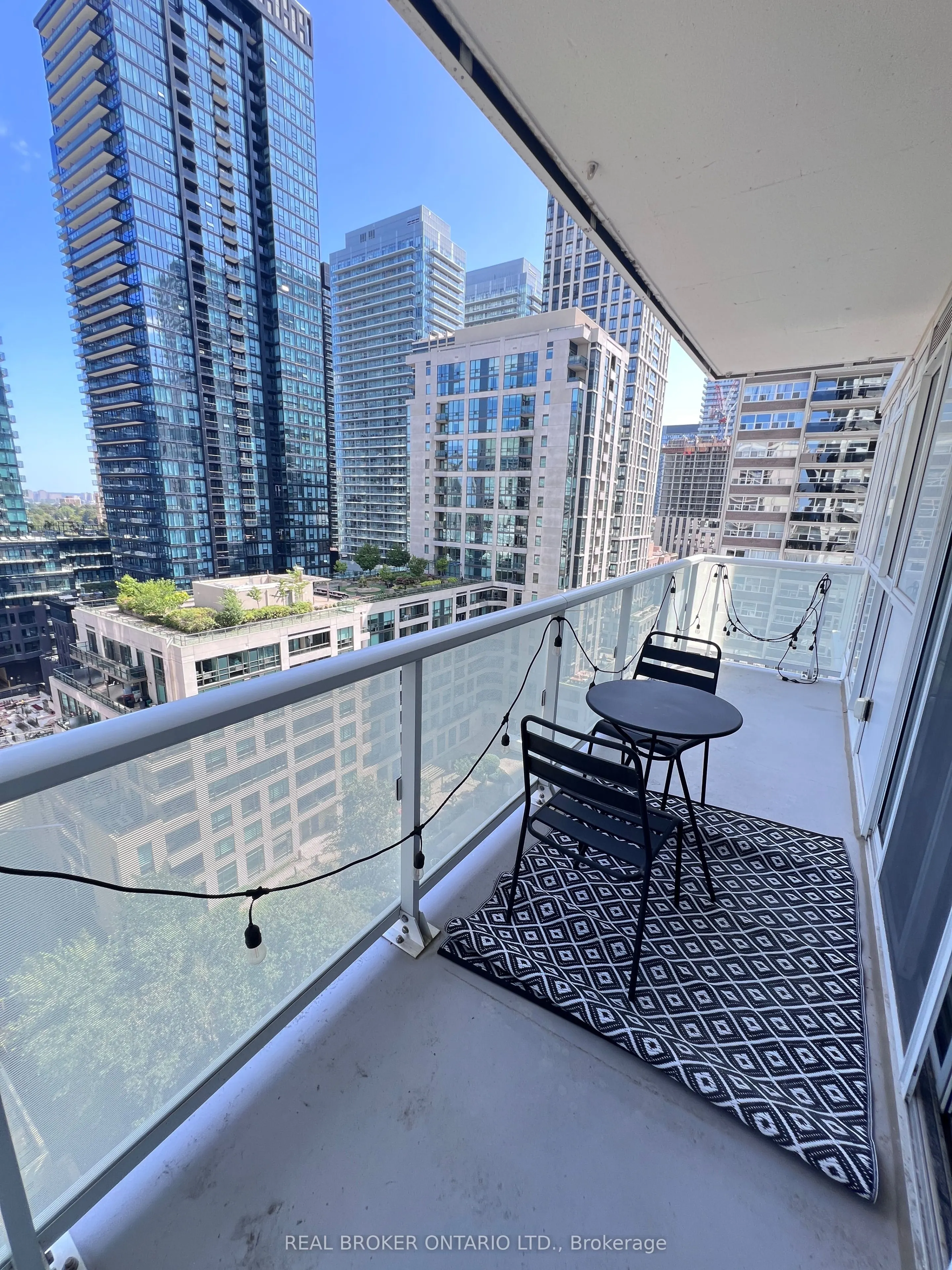 101 Erskine Avenue #1207