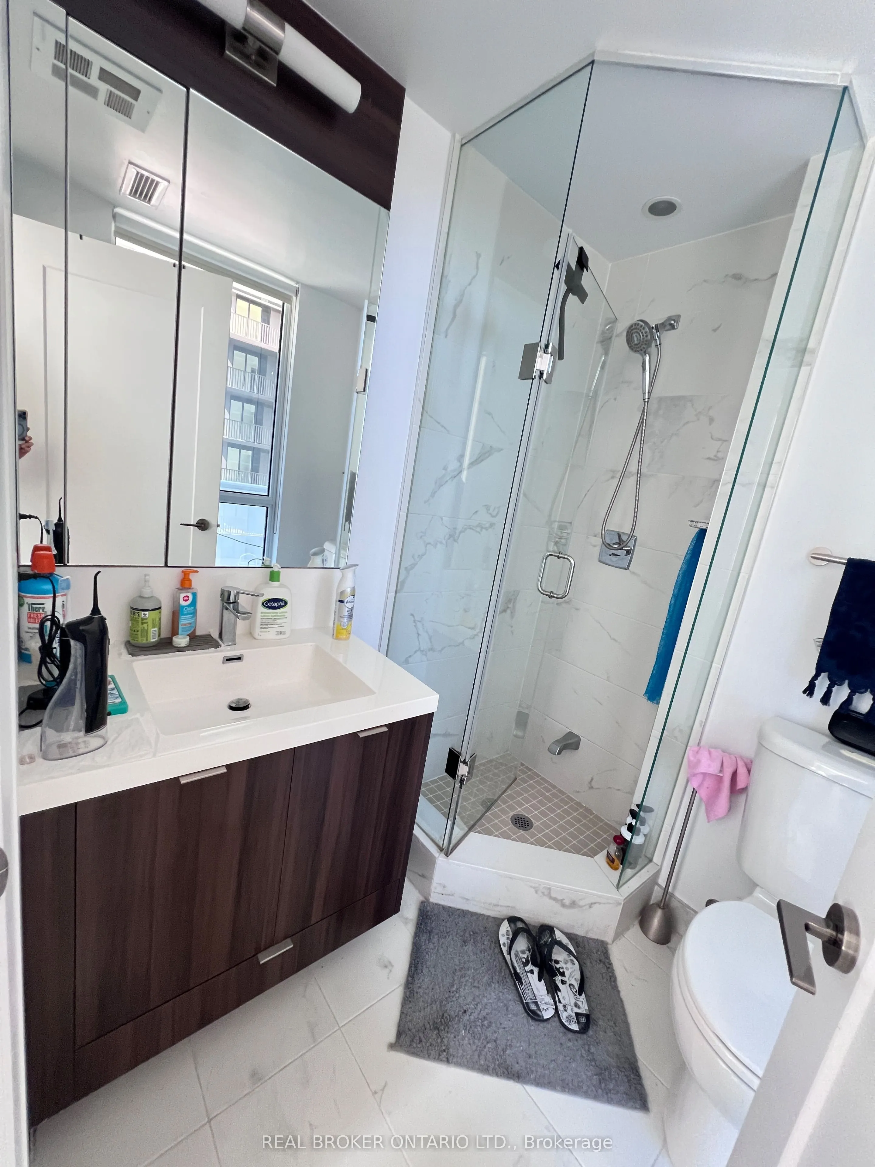 101 Erskine Avenue #1207