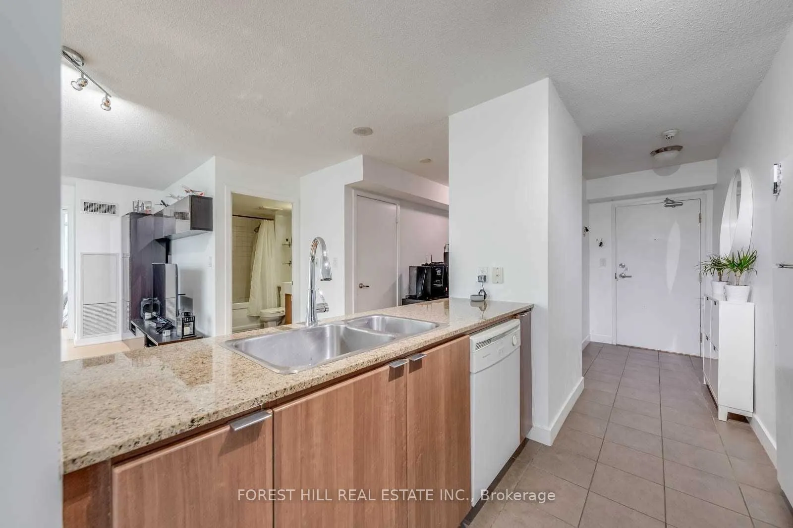 11 Brunel Court #1006