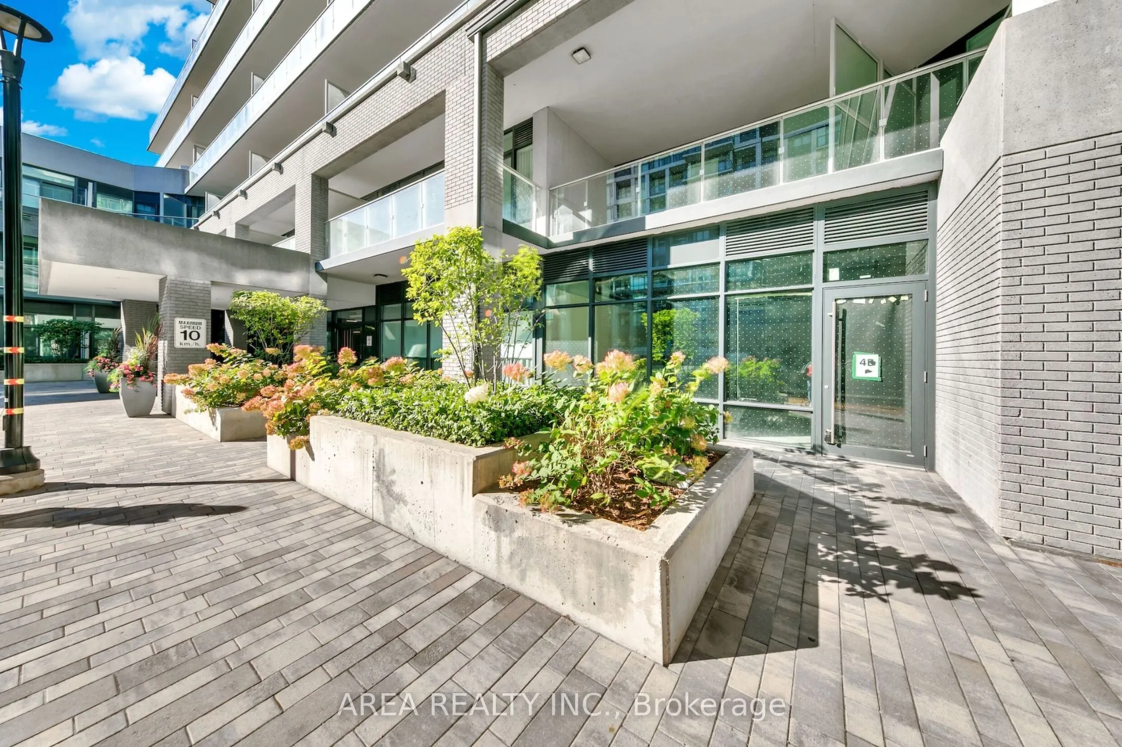 621 Sheppard Avenue E #105