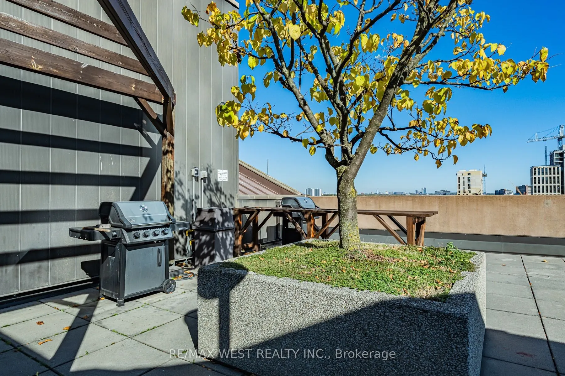 117 Gerrard Street E #404