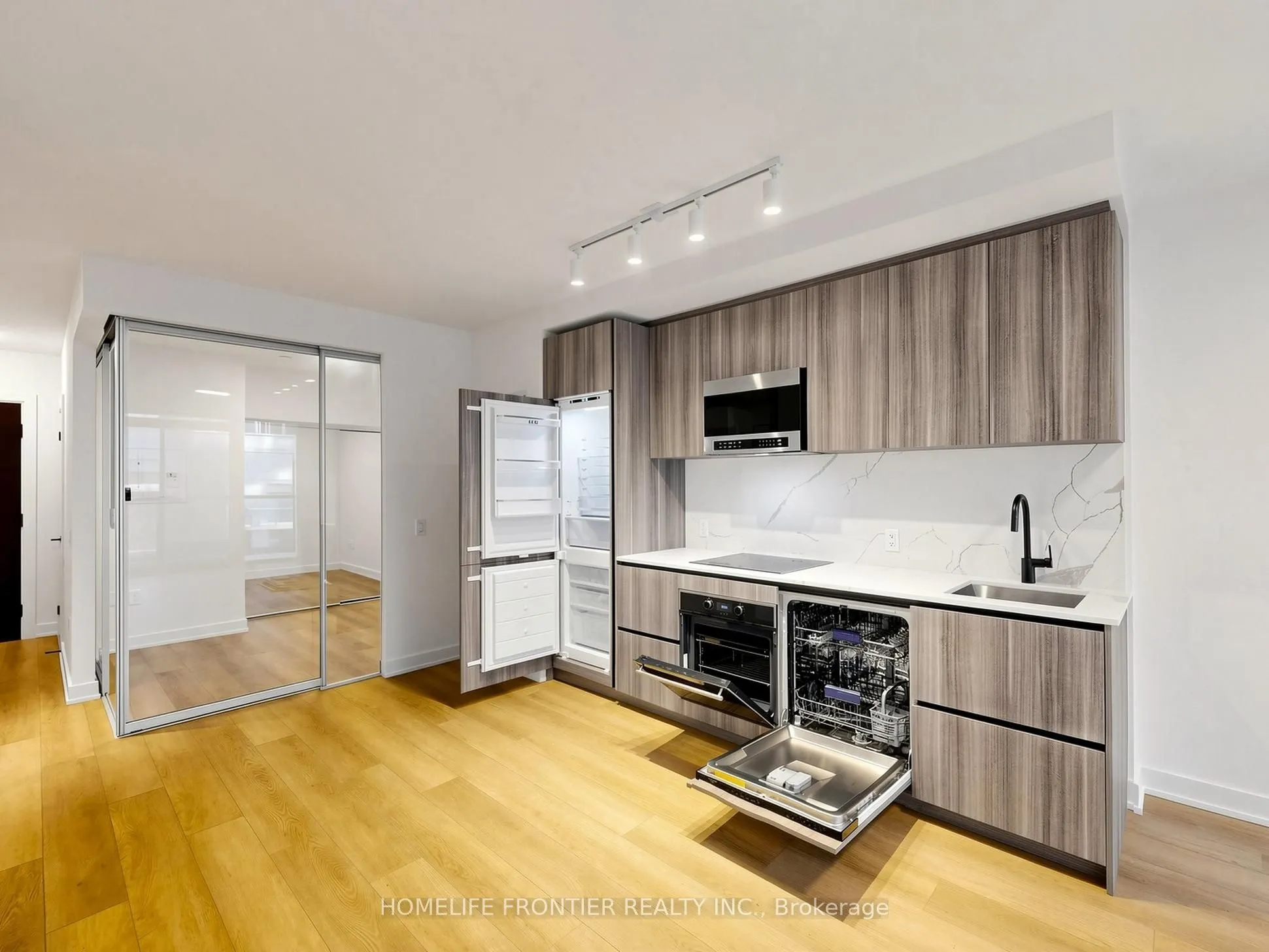 117 Broadway Avenue W #624N