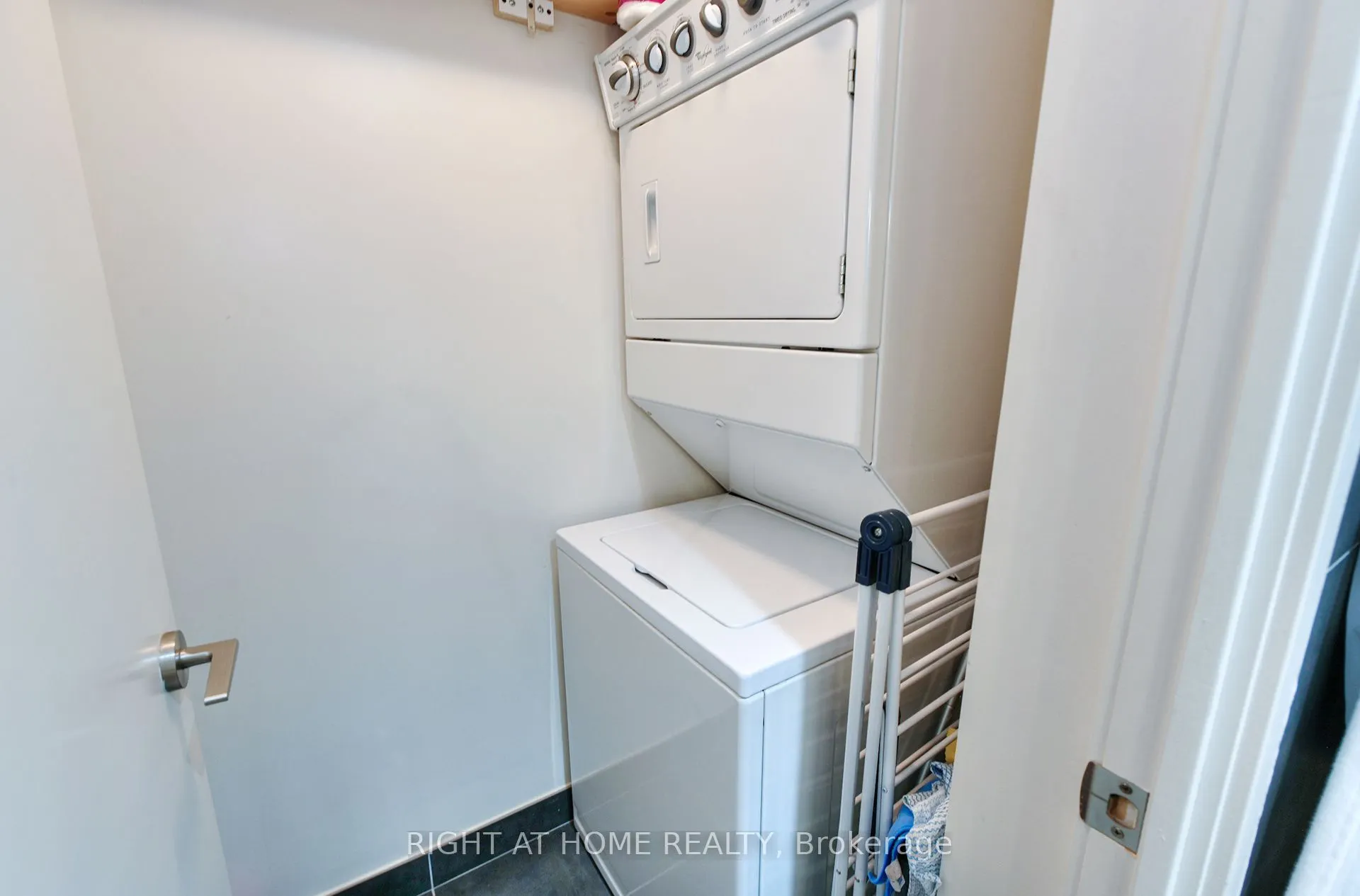 95 Bathurst Street #422