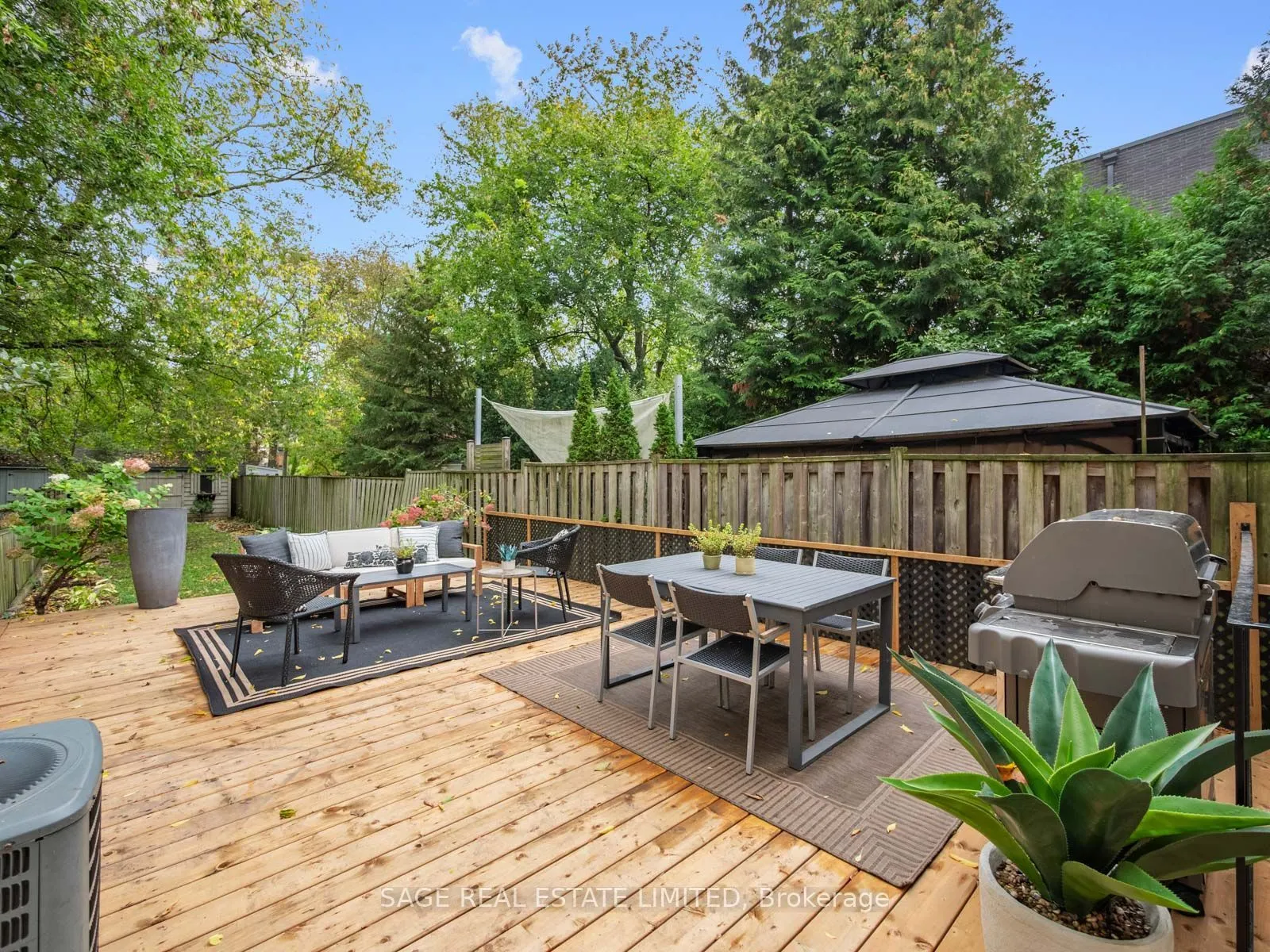 18A Sherwood Avenue