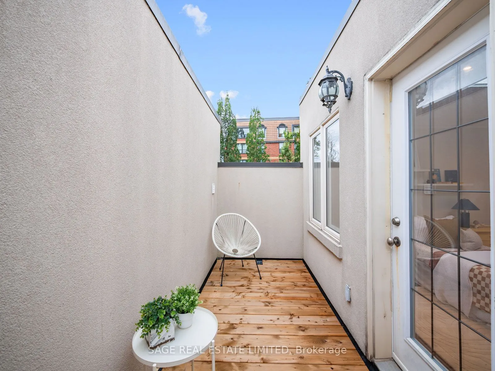 18A Sherwood Avenue