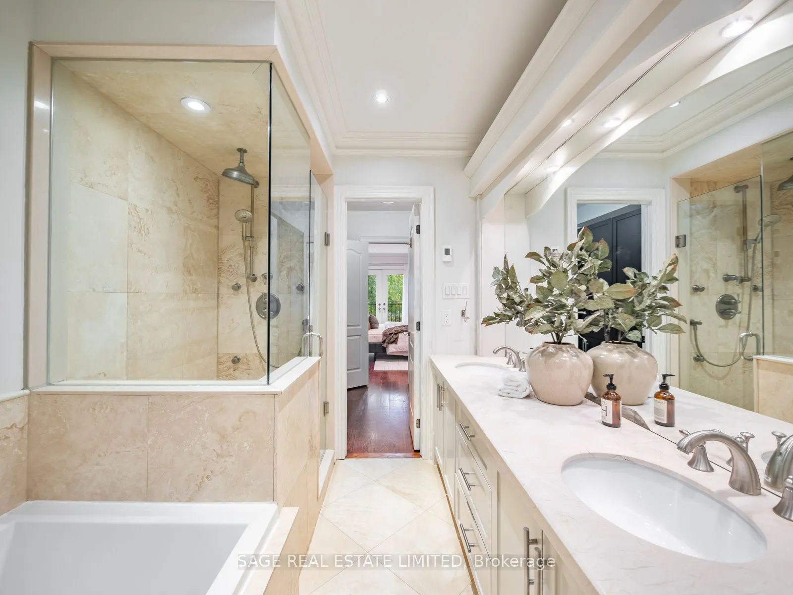 18A Sherwood Avenue