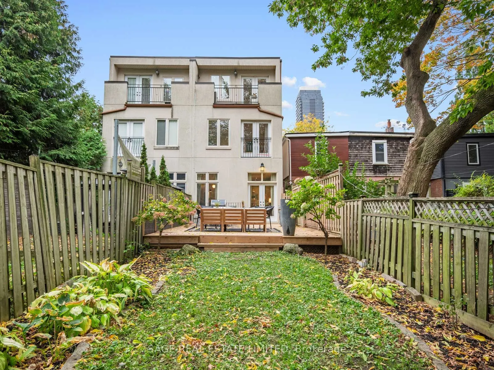 18A Sherwood Avenue