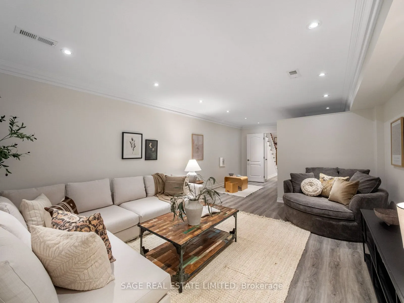 18A Sherwood Avenue