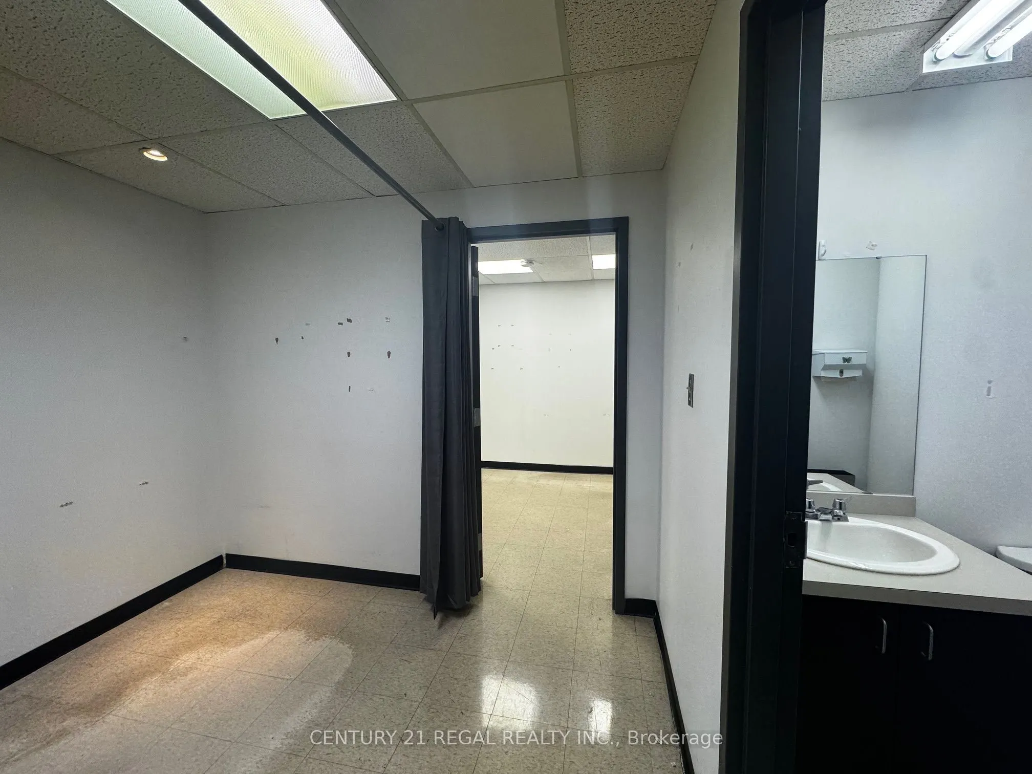 622 College Street #203