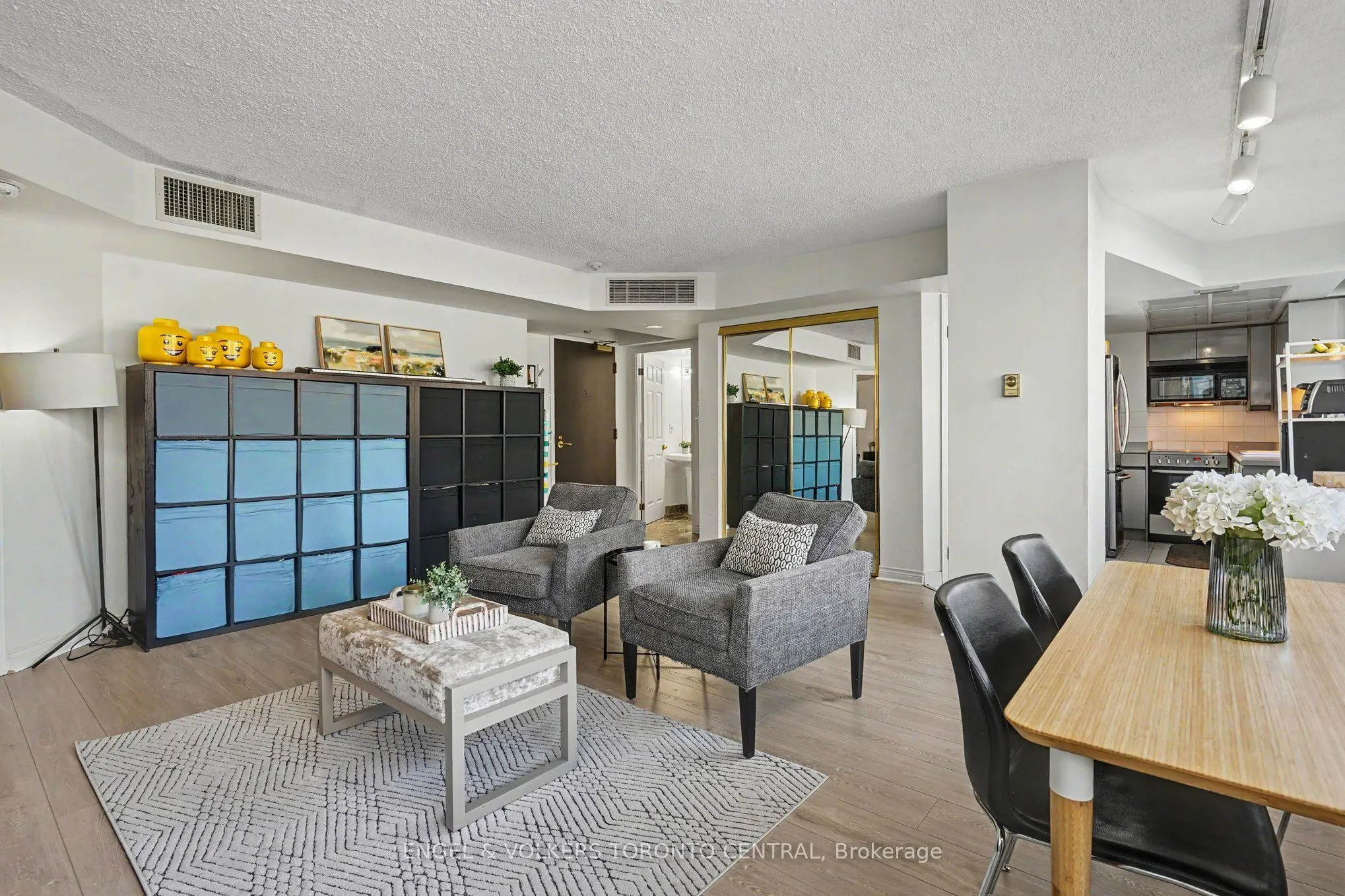 7 Broadway Avenue #601